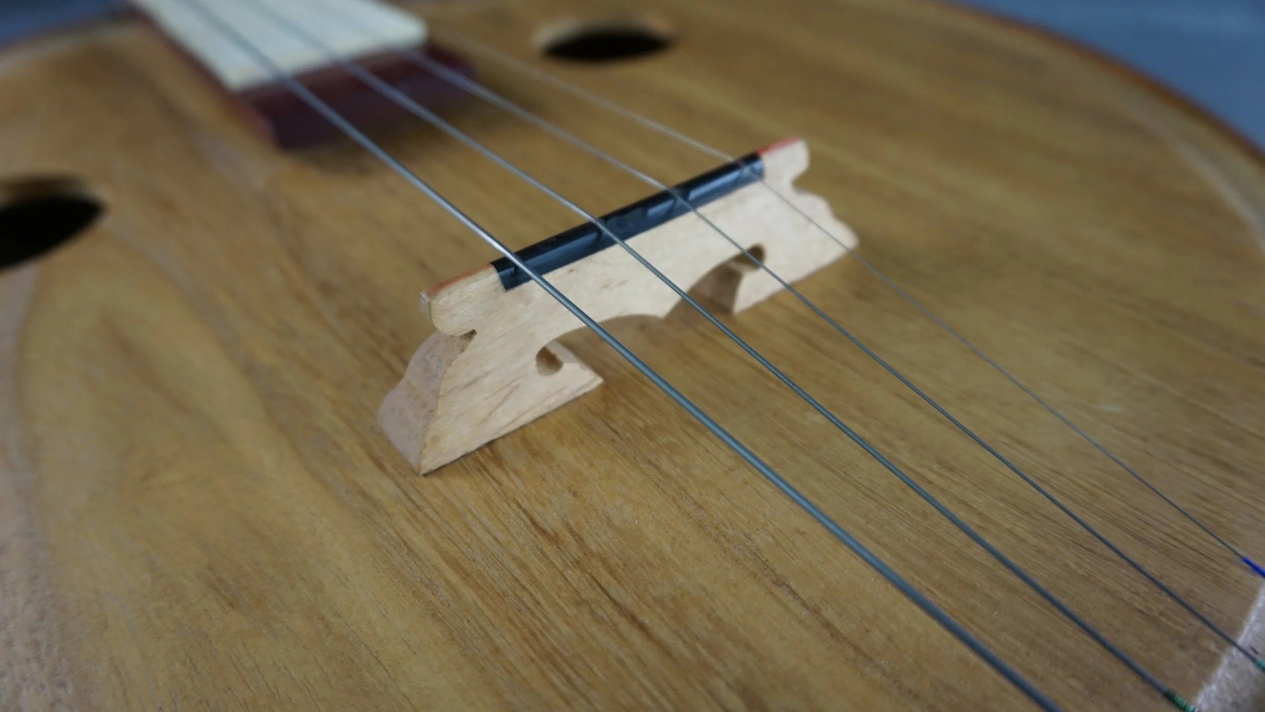 Handmade Chinese Zhongruan (中阮) – 4-String Traditional Lute – Bone Frets – With Case