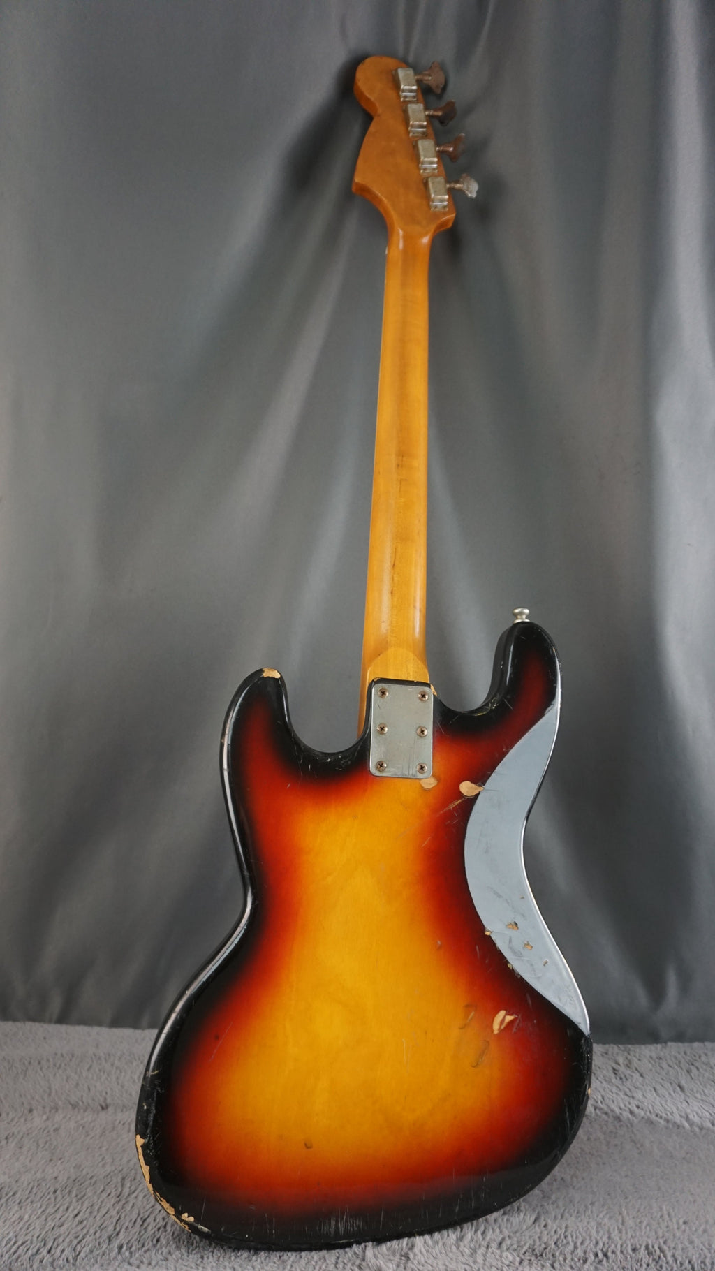 Vintage MIJ Offset 4-String Bass Sunburst – 30" Short Scale