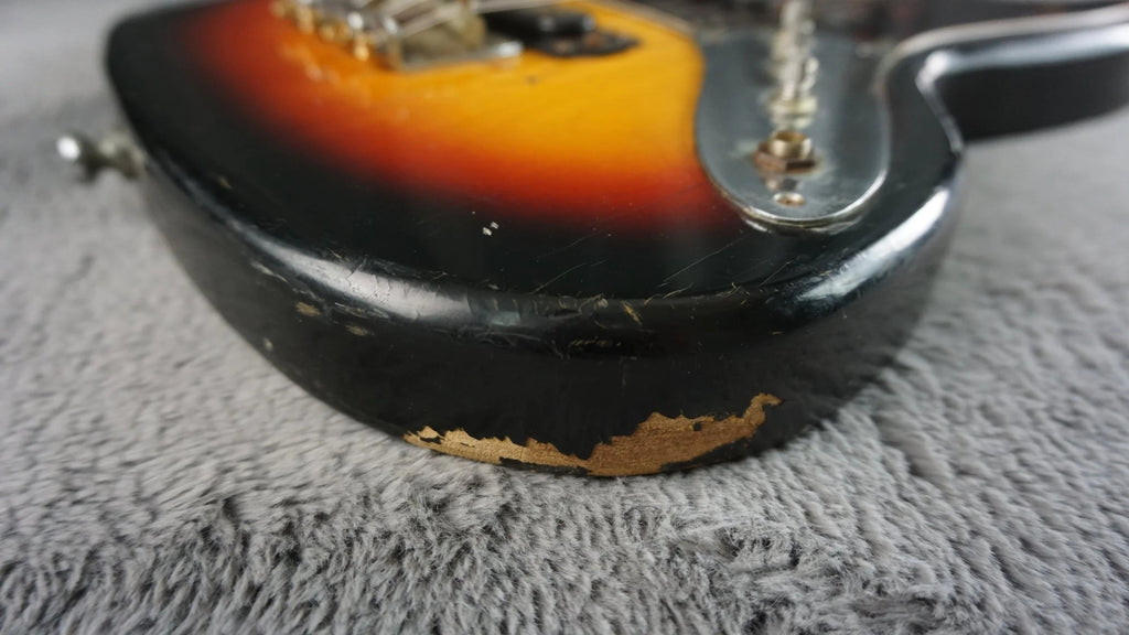 Vintage MIJ Offset 4-String Bass Sunburst – 30" Short Scale
