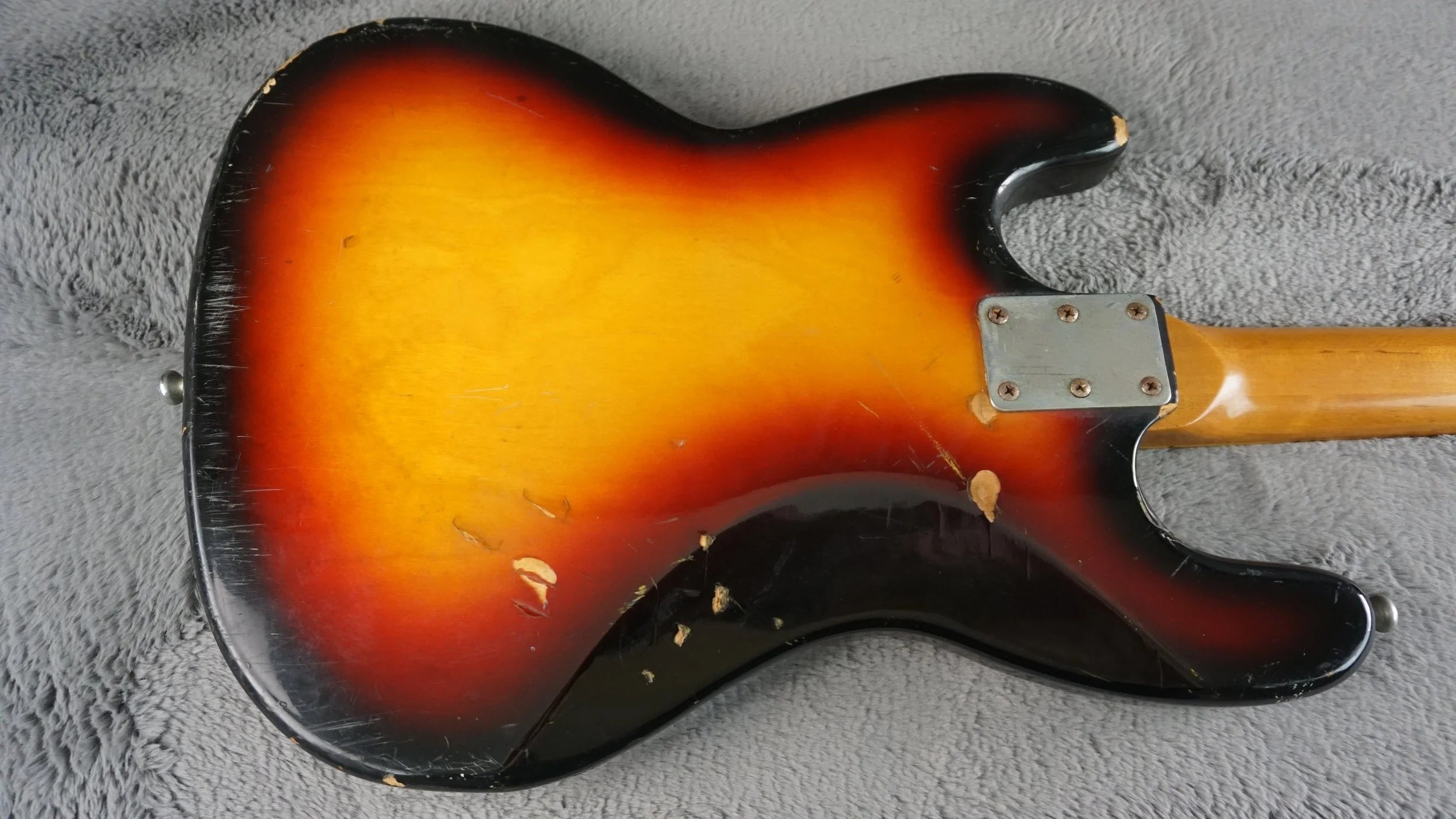 Vintage MIJ Offset 4-String Bass Sunburst – 30" Short Scale