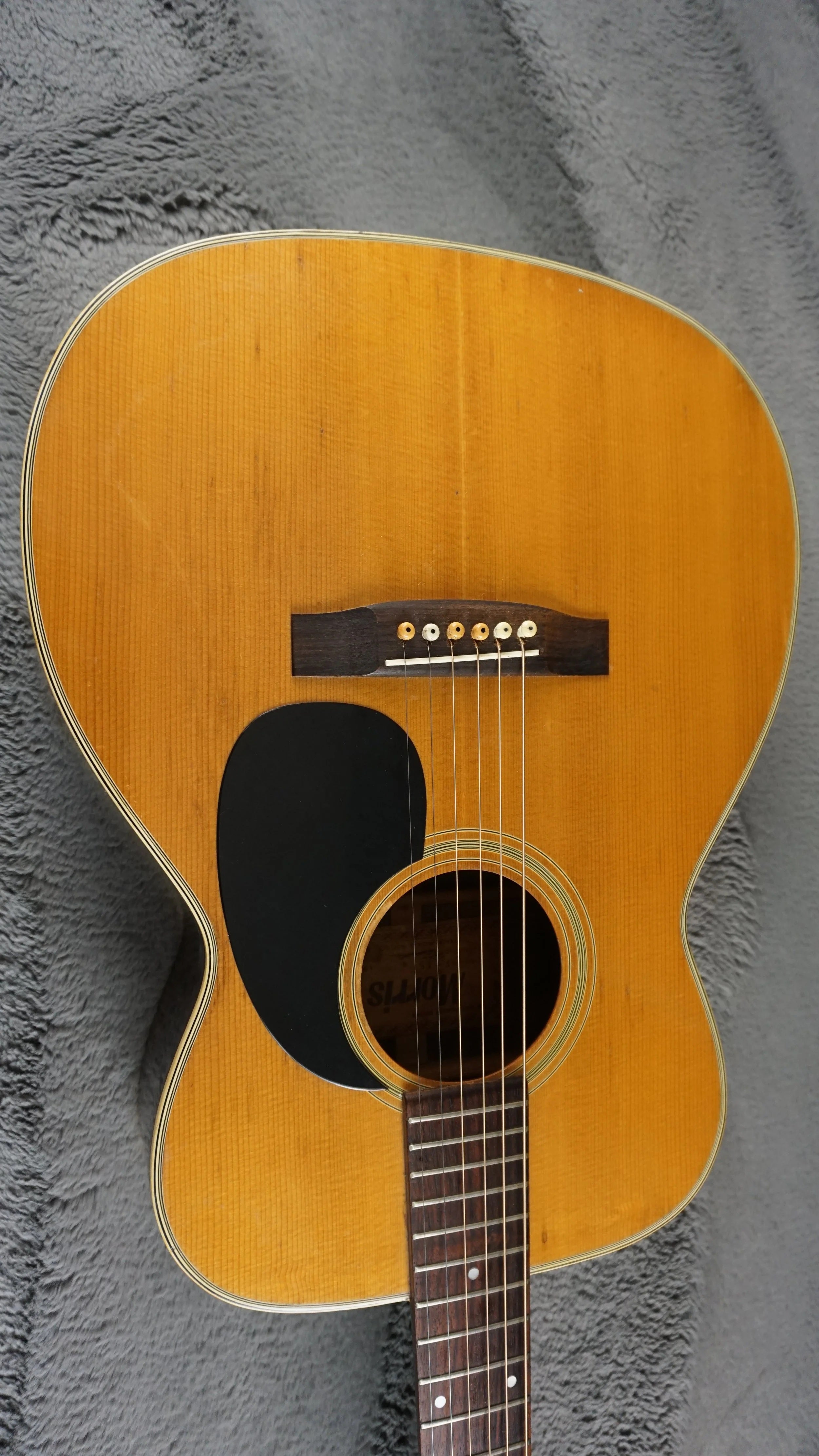 Morris F-15 OM Japan Acoustic Guitar w/ Built-In Electronics & Hard Case