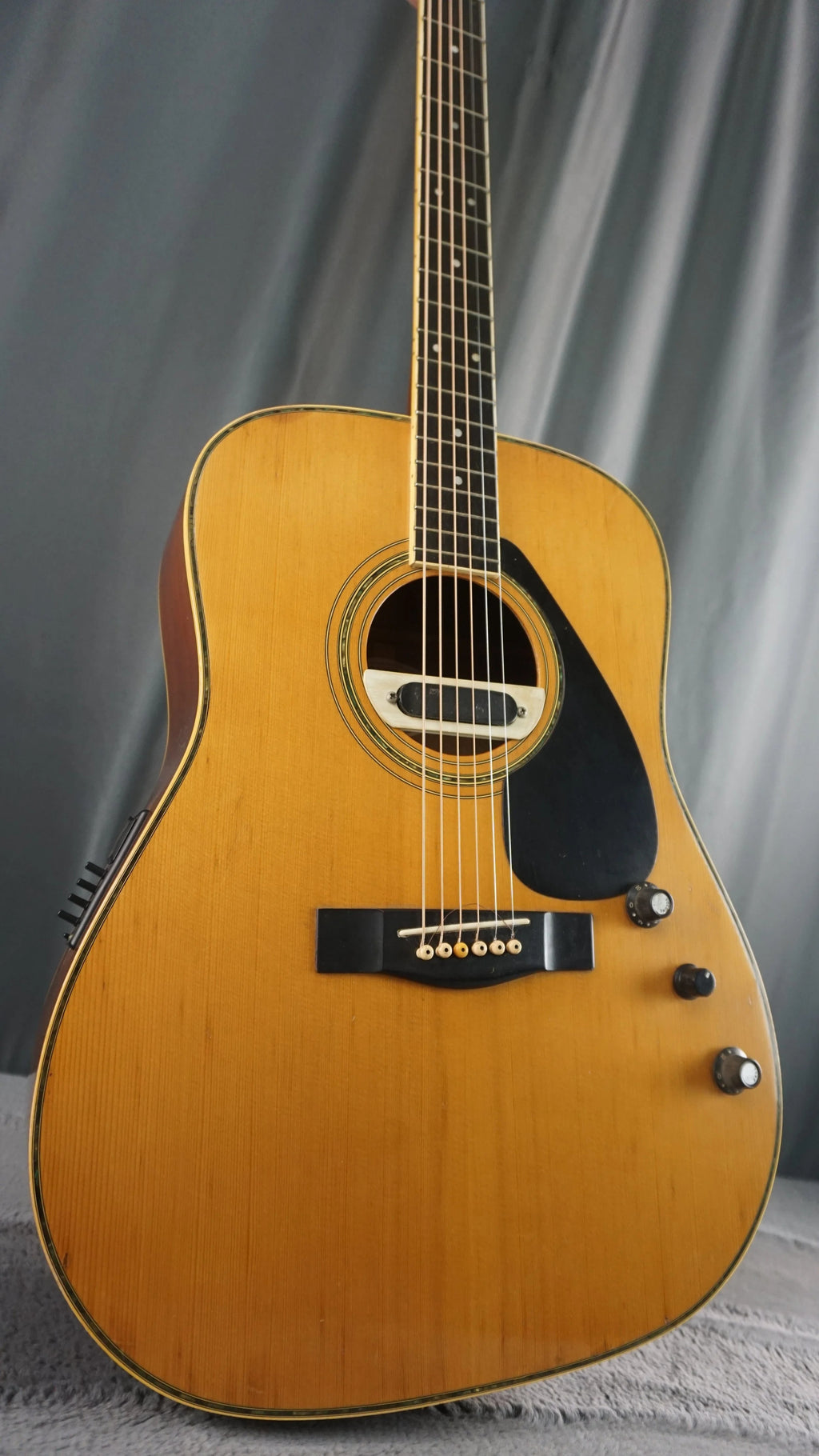 Yamaha FG-300D Japan Acoustic Guitar w/ Hard Case & Electronics