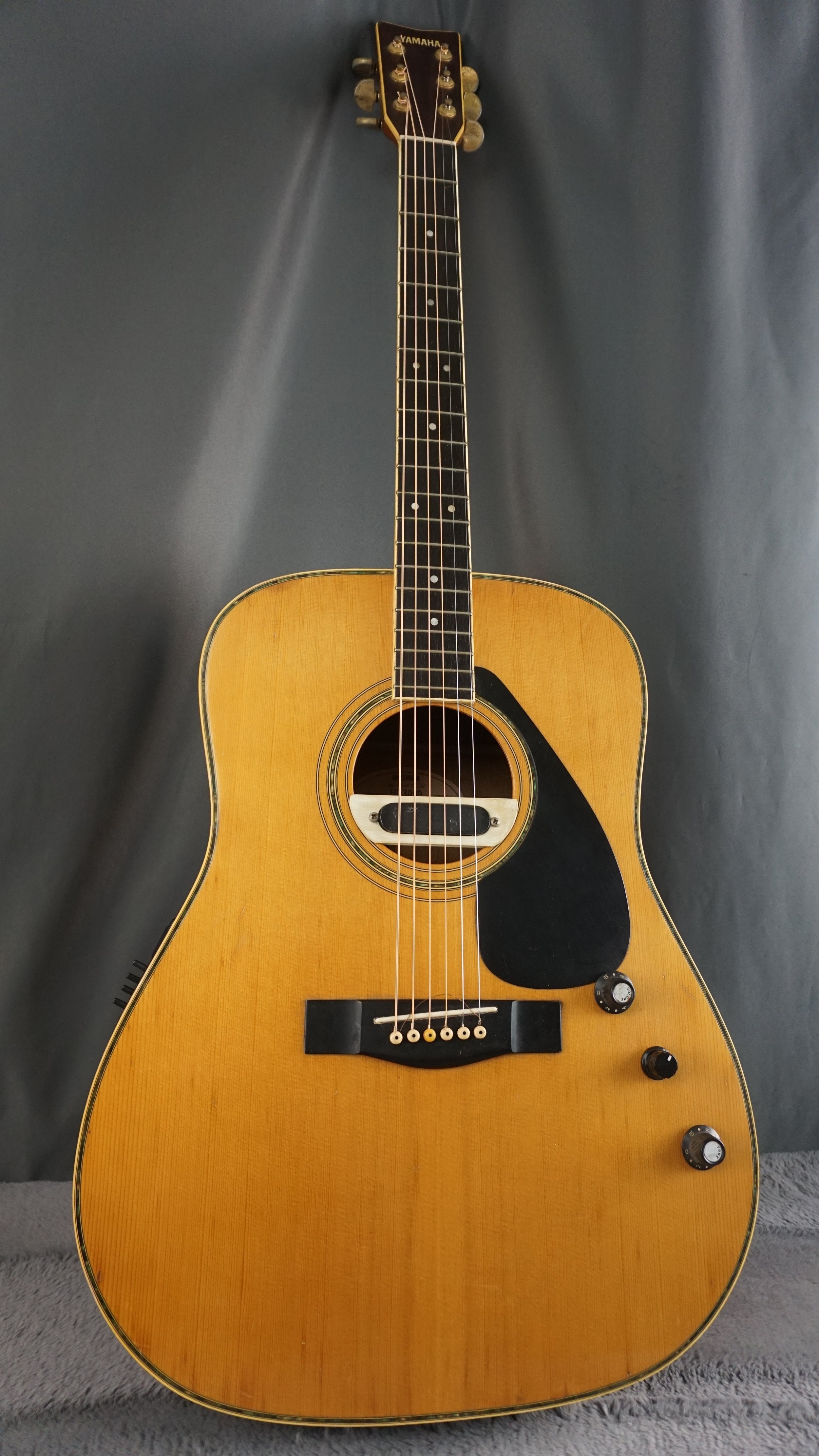 Yamaha FG-300D Japan Acoustic Guitar w/ Hard Case & Electronics