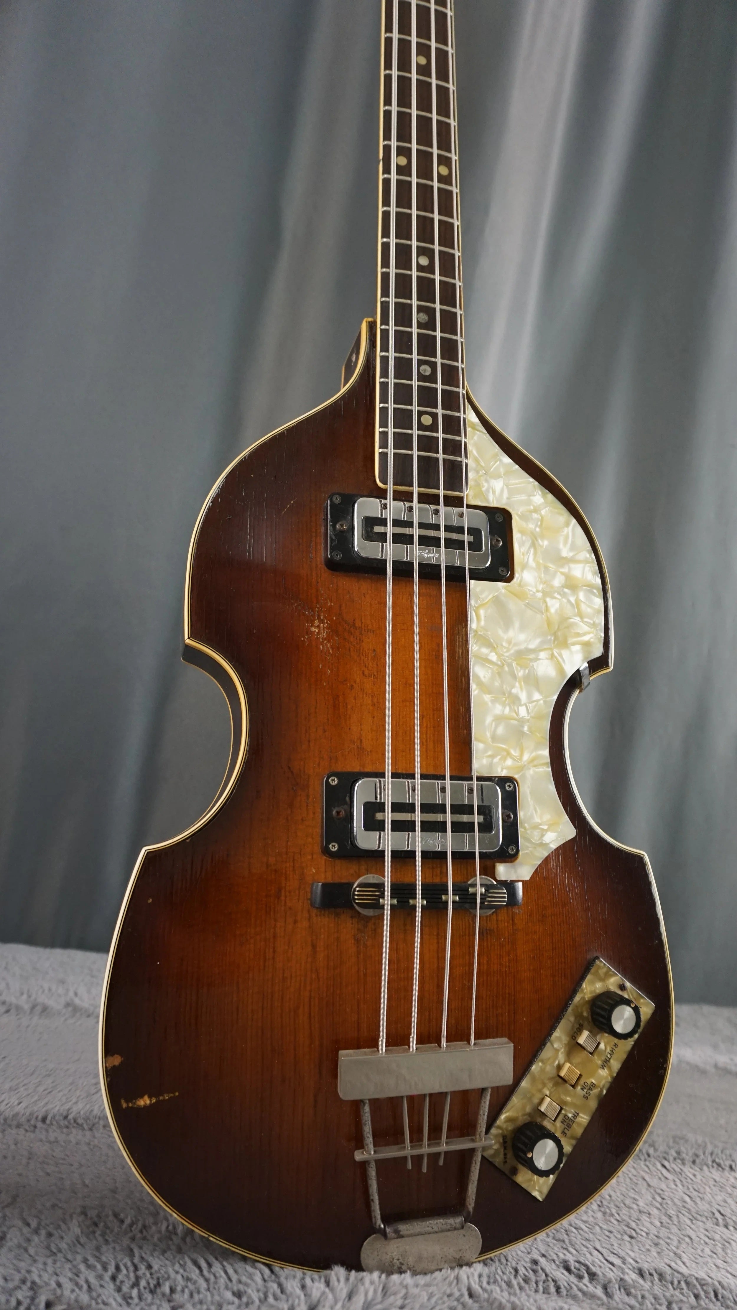 Hofner 500/1 Violin Bass 1967 w/ Case (Professionally Restored)