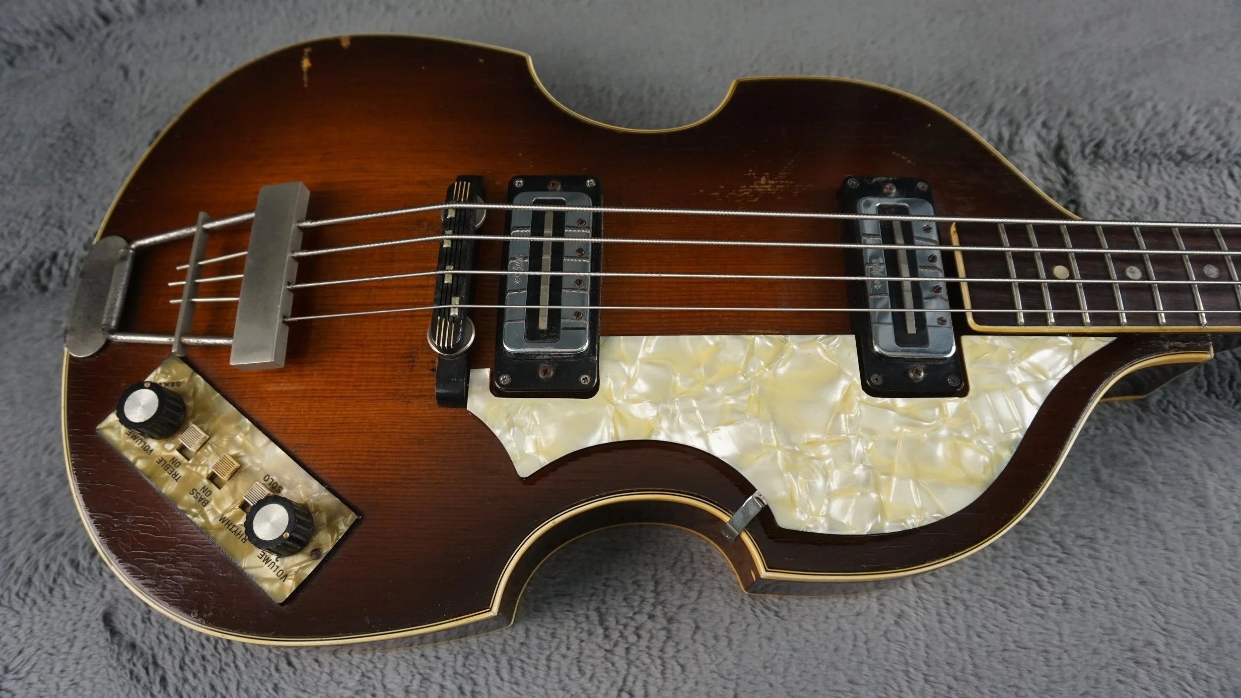 Hofner 500/1 Violin Bass 1967 w/ Case (Professionally Restored)