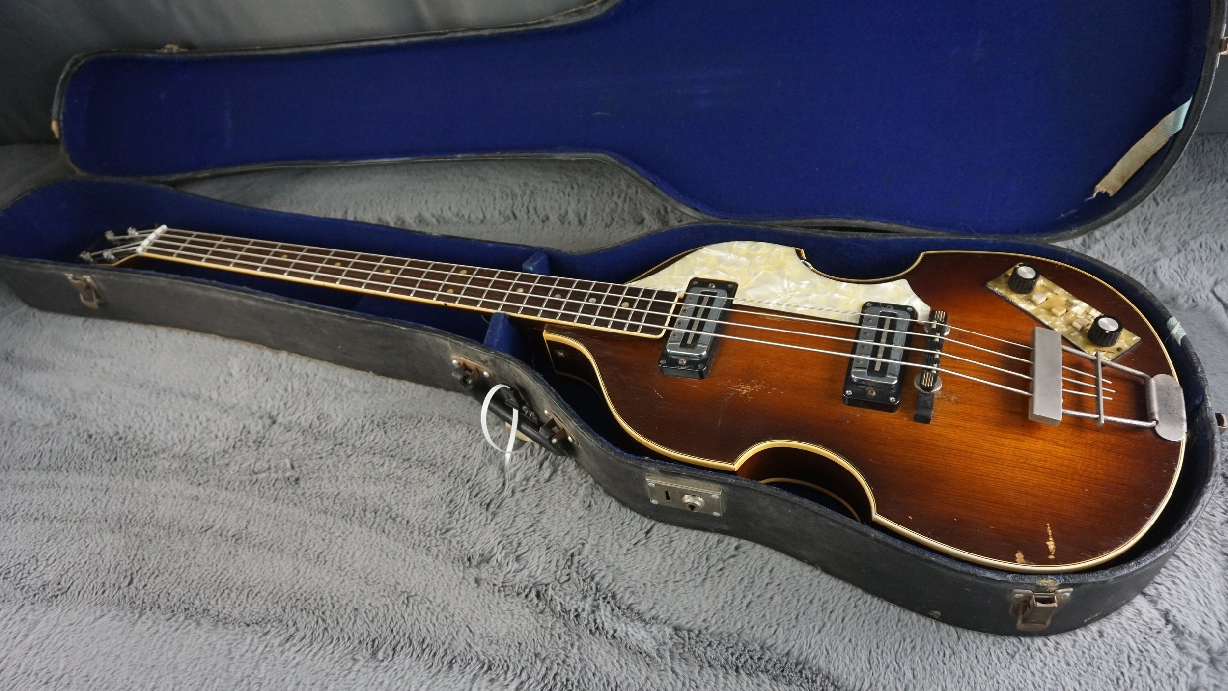 Hofner 500/1 Violin Bass 1967 w/ Case (Professionally Restored)