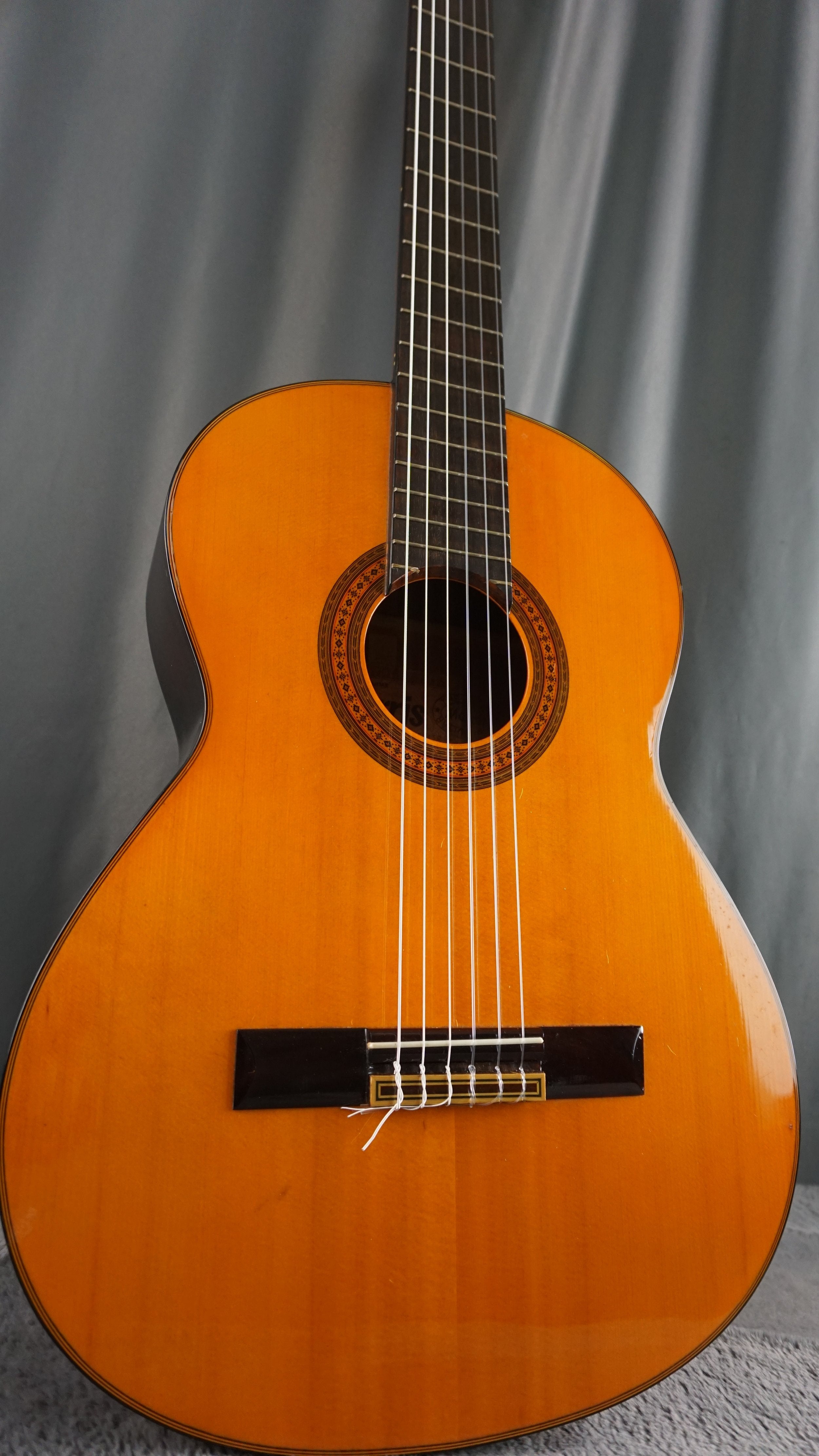 Morris M-20 Classical Guitar – Made in Japan – Vintage MIJ Nylon – w/ Hard Case - Fair