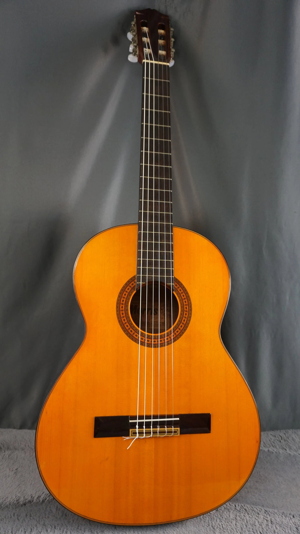 Morris M-20 Classical Guitar – Made in Japan – Vintage MIJ Nylon – w/ Hard Case - Fair