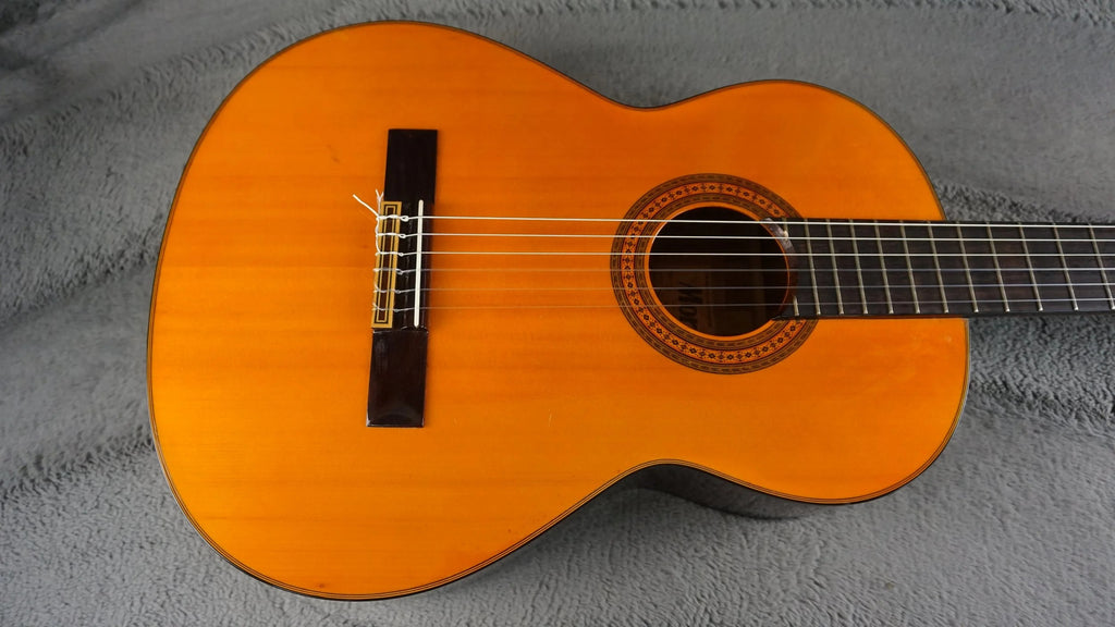 Morris M-20 Classical Guitar – Made in Japan – Vintage MIJ Nylon – w/ Hard Case - Fair