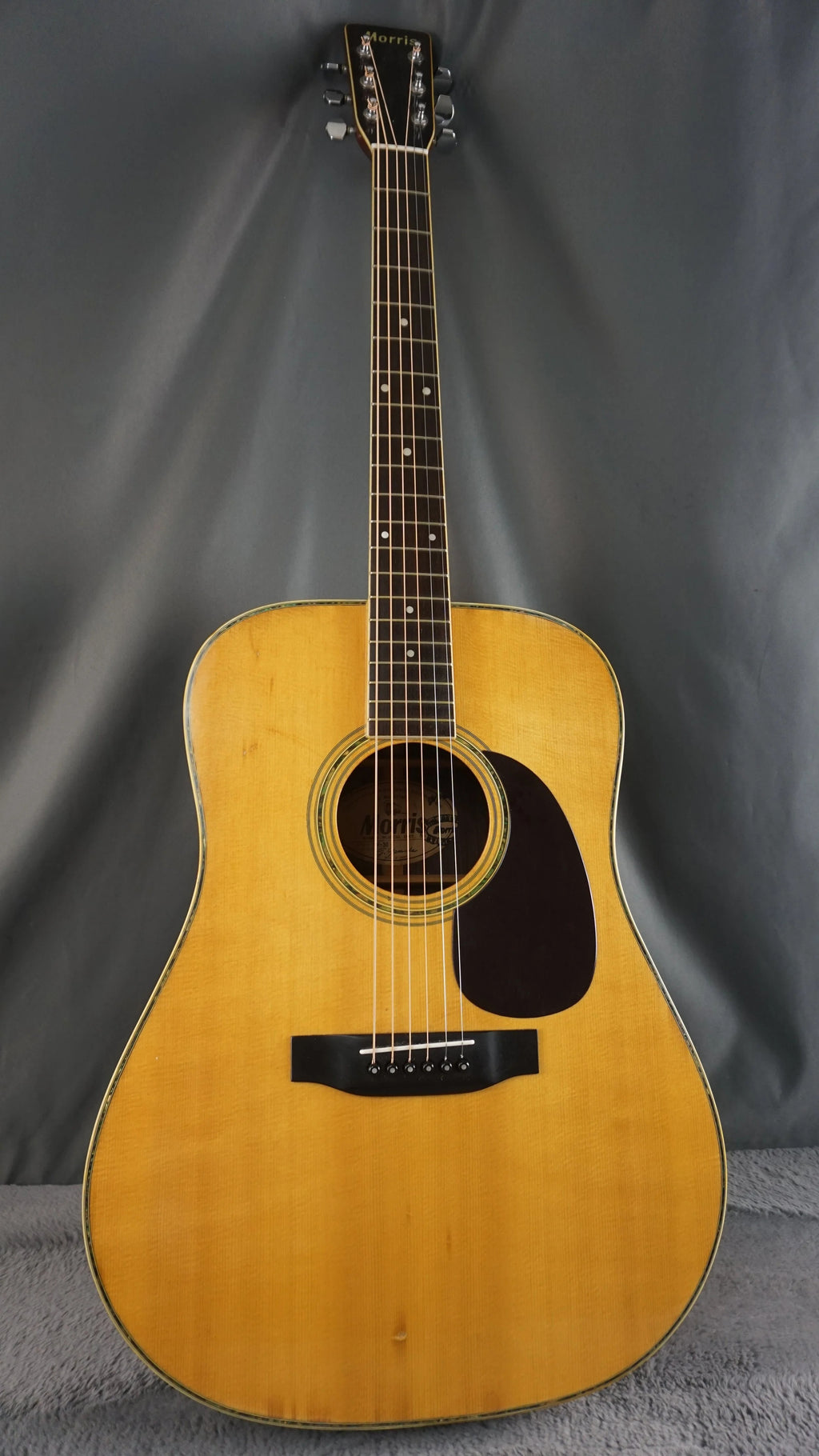 Morris W-30 Japan Acoustic Guitar w/ Hard Case