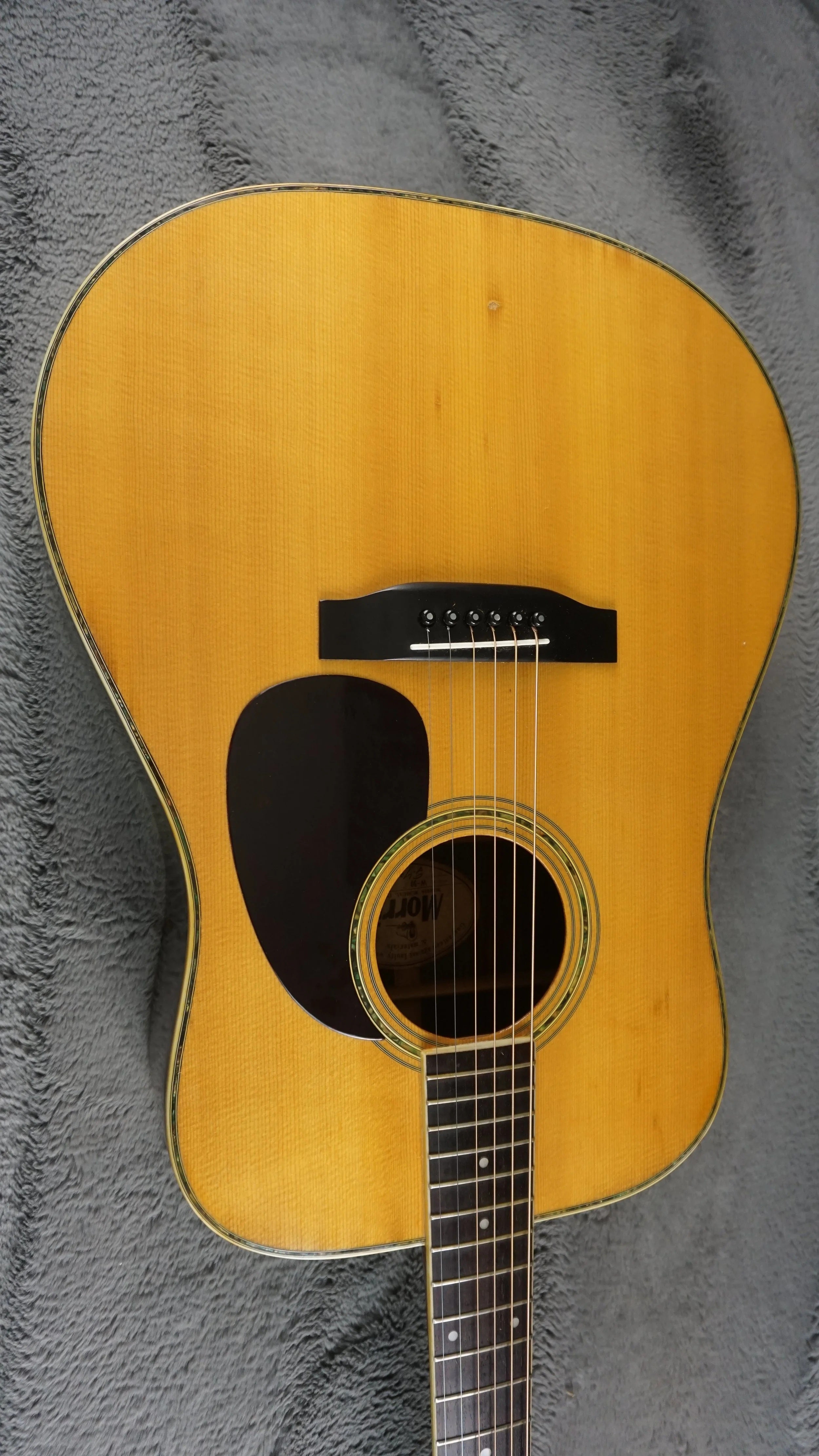 Morris W-30 Japan Acoustic Guitar w/ Hard Case