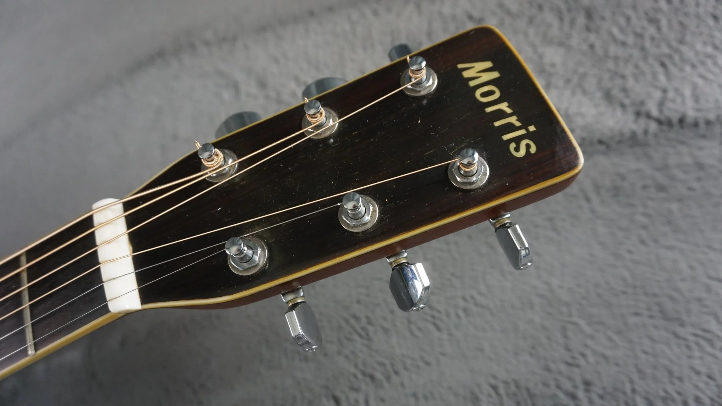 Morris W-30 Japan Acoustic Guitar w/ Hard Case