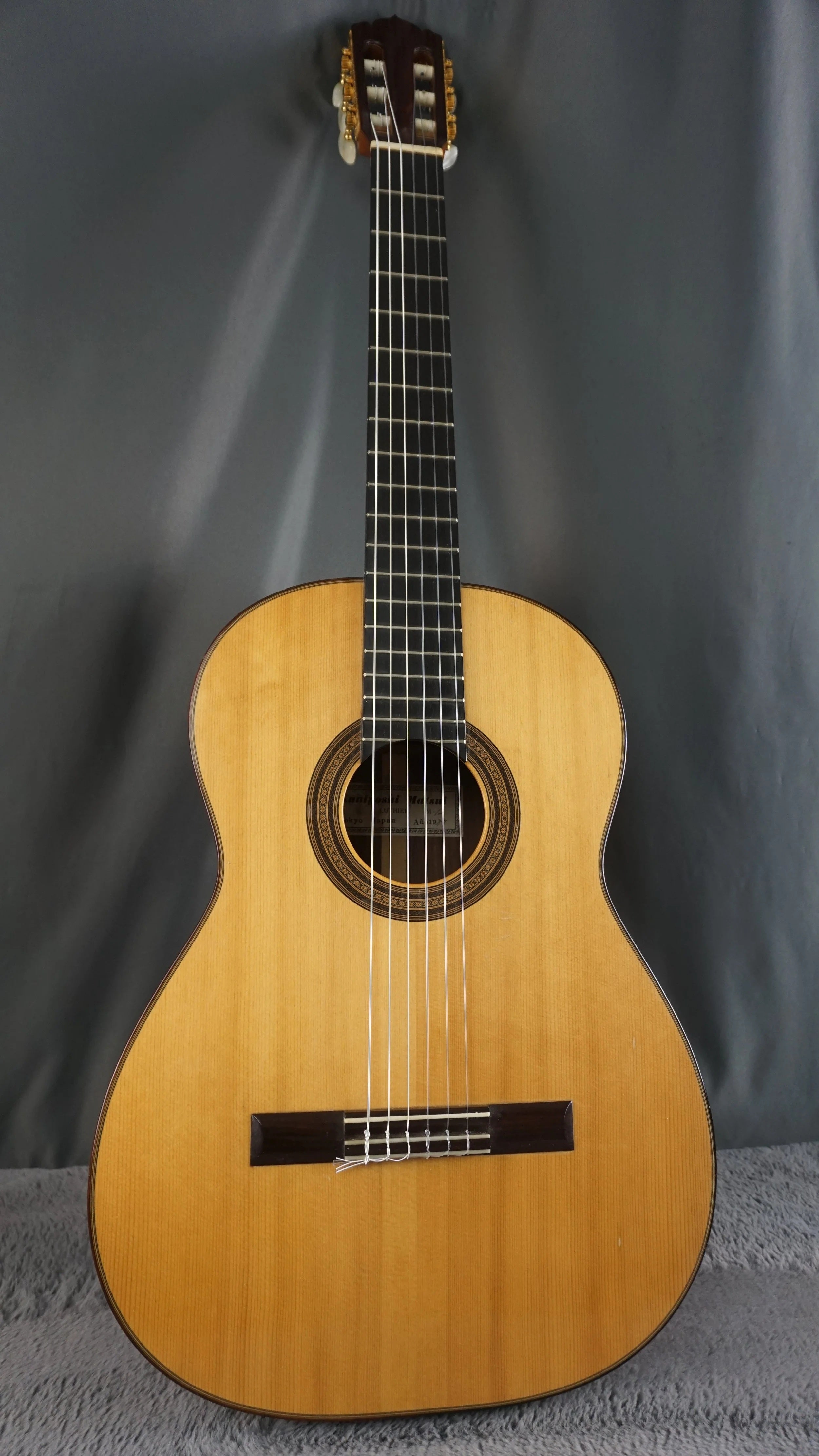 Kuniyoshi Matsui M-12 1987 Classical Guitar – Handbuilt in Japan – Solid Top – Original Case
