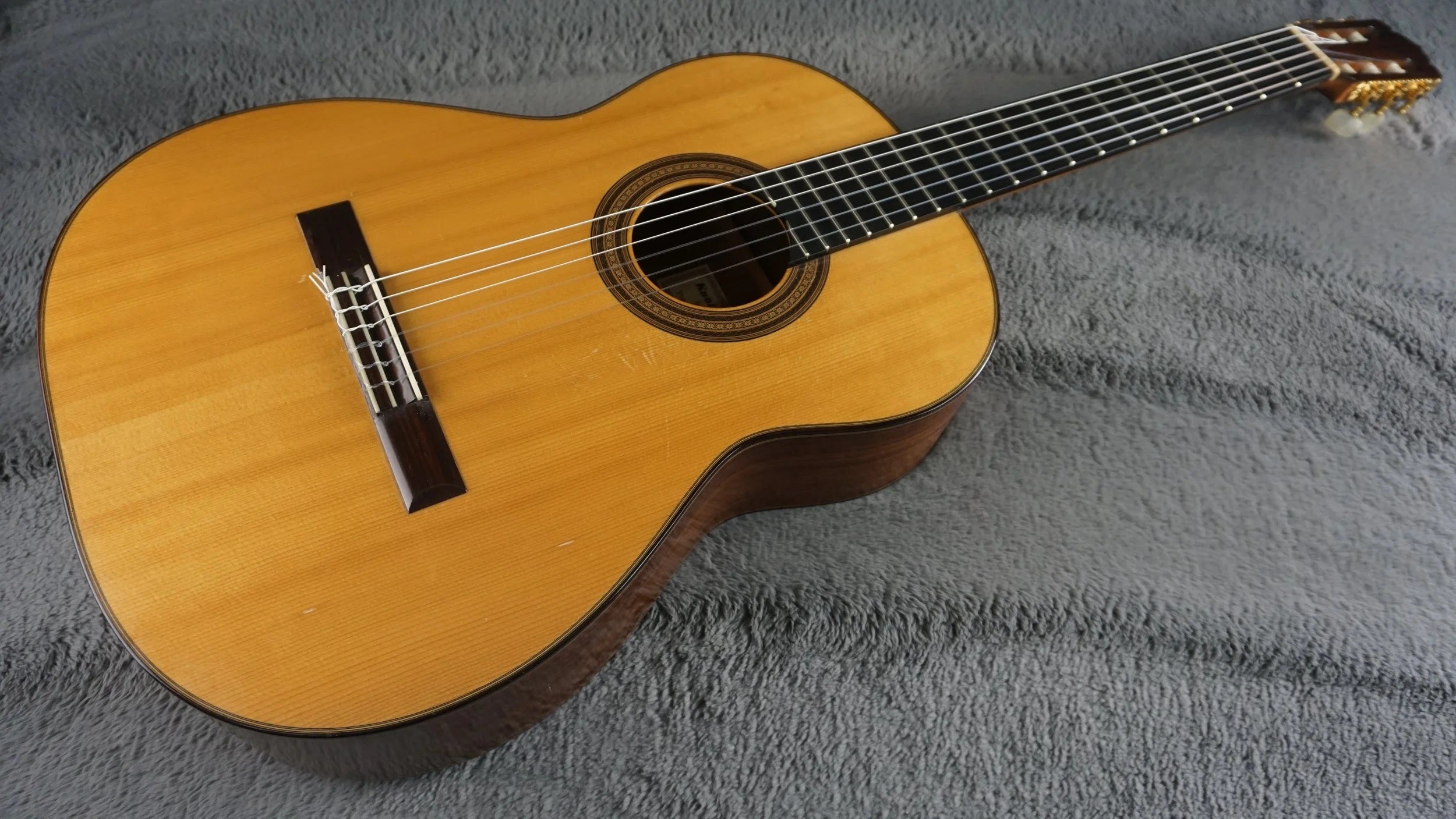 Kuniyoshi Matsui M-12 1987 Classical Guitar – Handbuilt in Japan – Solid Top – Original Case