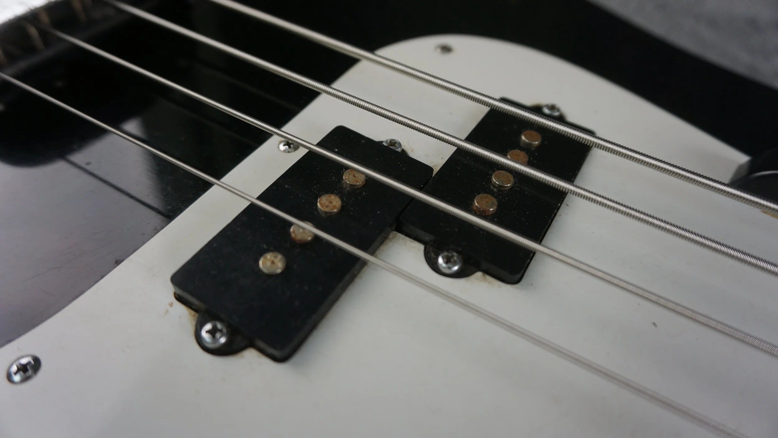 Fresher Personal Bass MIJ Precision-Style Bass Black w/ Maple Neck