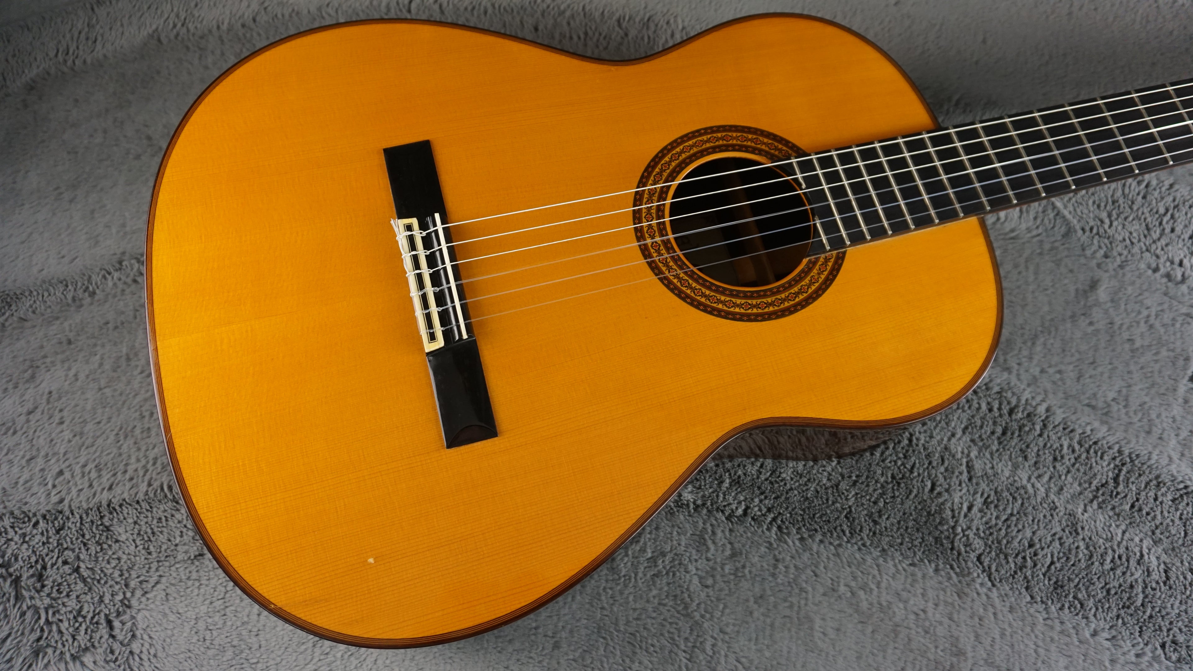 El Mesmre S-1976 Japan Classical Guitar w/ Hard Case Rare Solid Woods