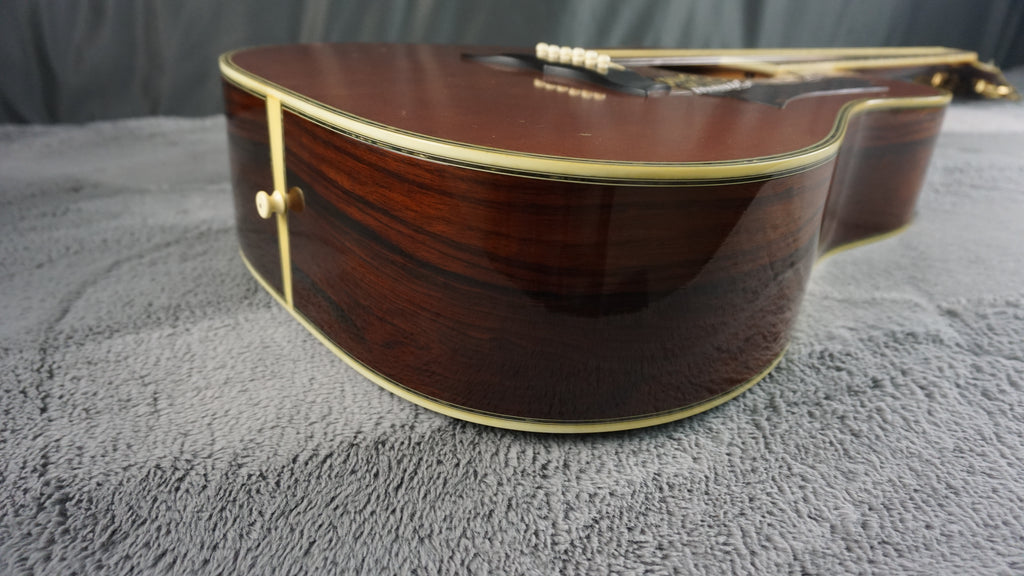 Morris MG-1100 Japan Dreadnought w/ Hard Case