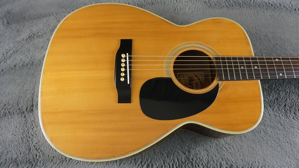 Morris F-18 Japan Folk Acoustic Guitar