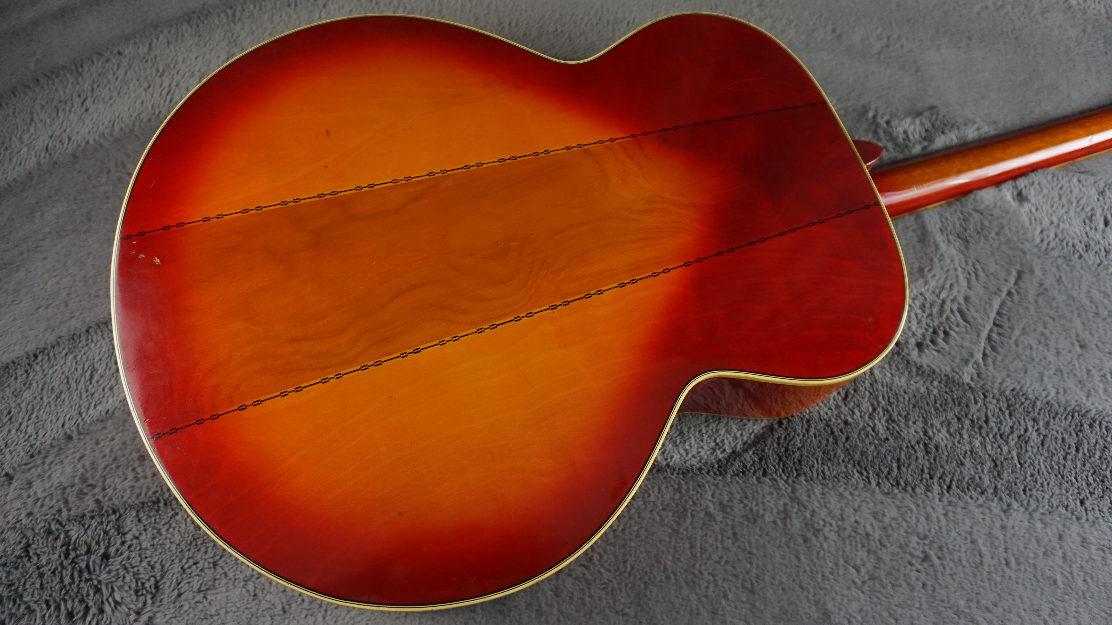 Morales M350 Jumbo Acoustic Japan Sunburst w/ Hard Case