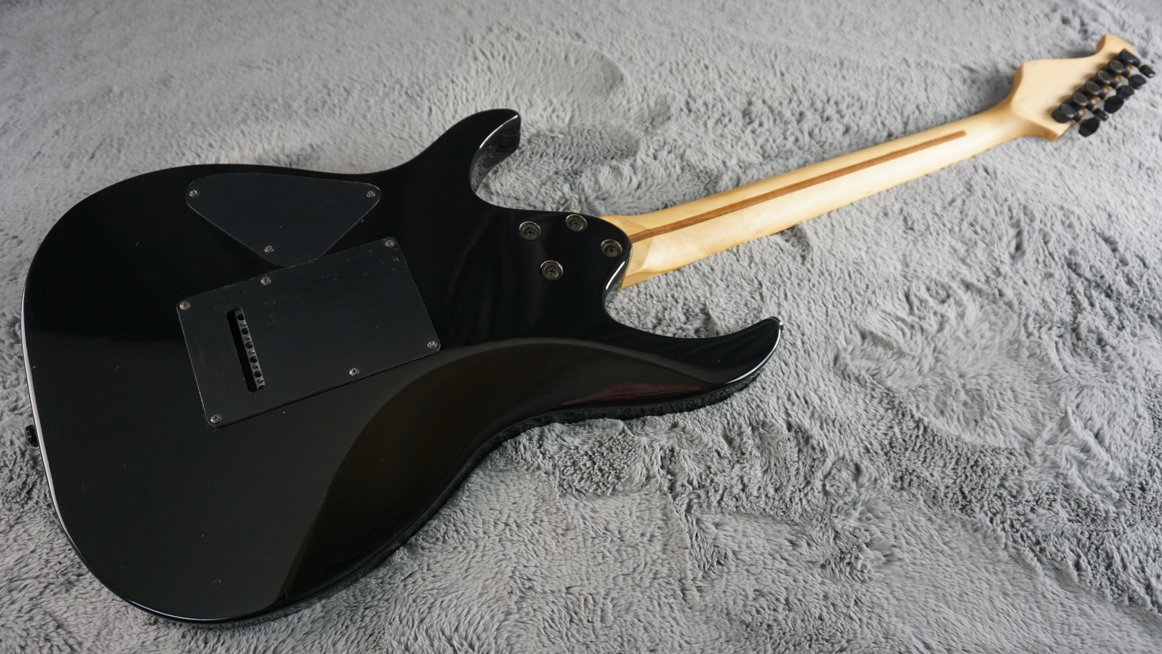 Anboy Superstrat Fujigen - Black Electric HSH