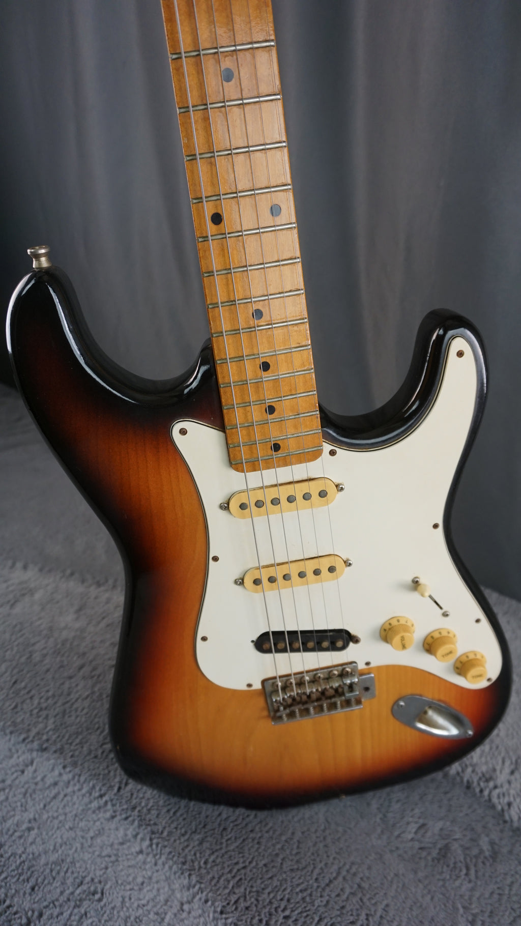 Holly Splendor Series S-Style - Tobacco Burst Tomson MIJ
