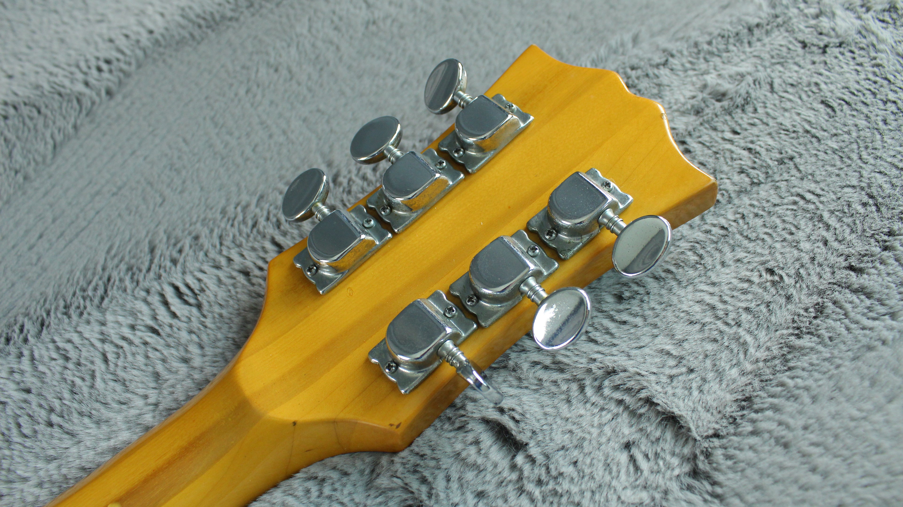Semi-Hollow Sunburst Electric Guitar