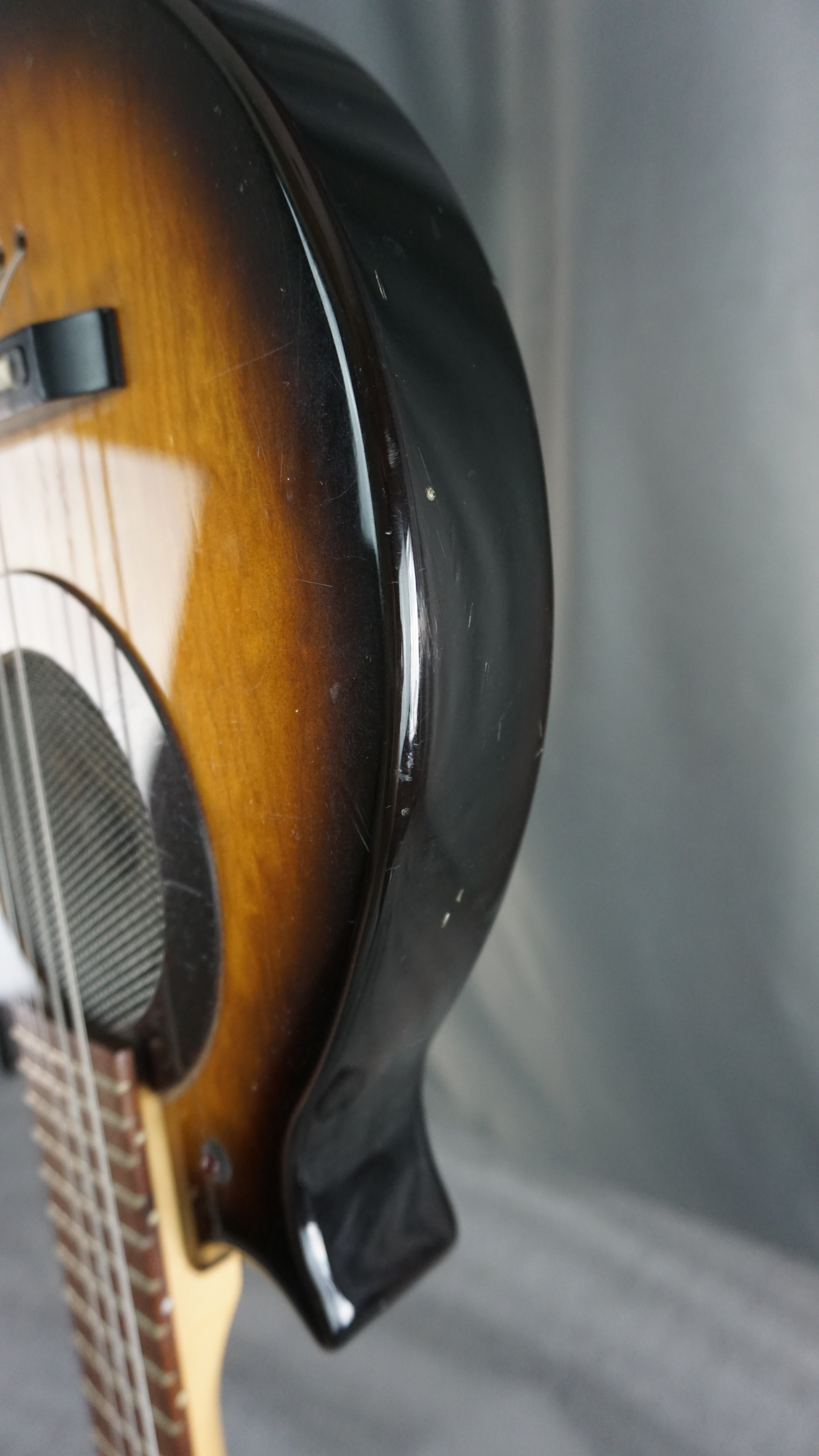 Morris Sound Circus Series Amplified Travel Guitar Japan Tobacco Burst