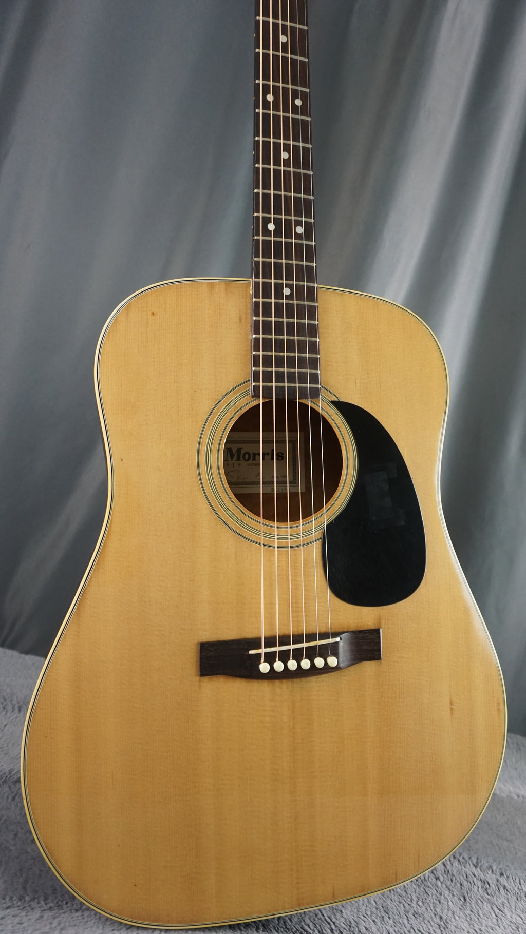 Morris W-18 Japan Acoustic Guitar