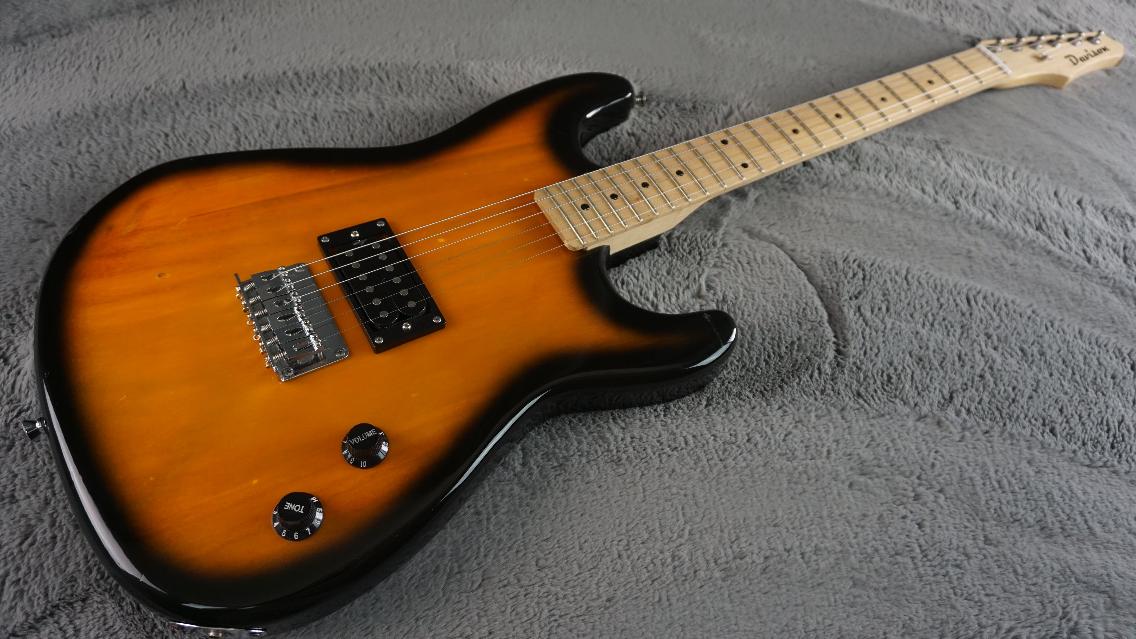 Davison - Tobacco Burst
