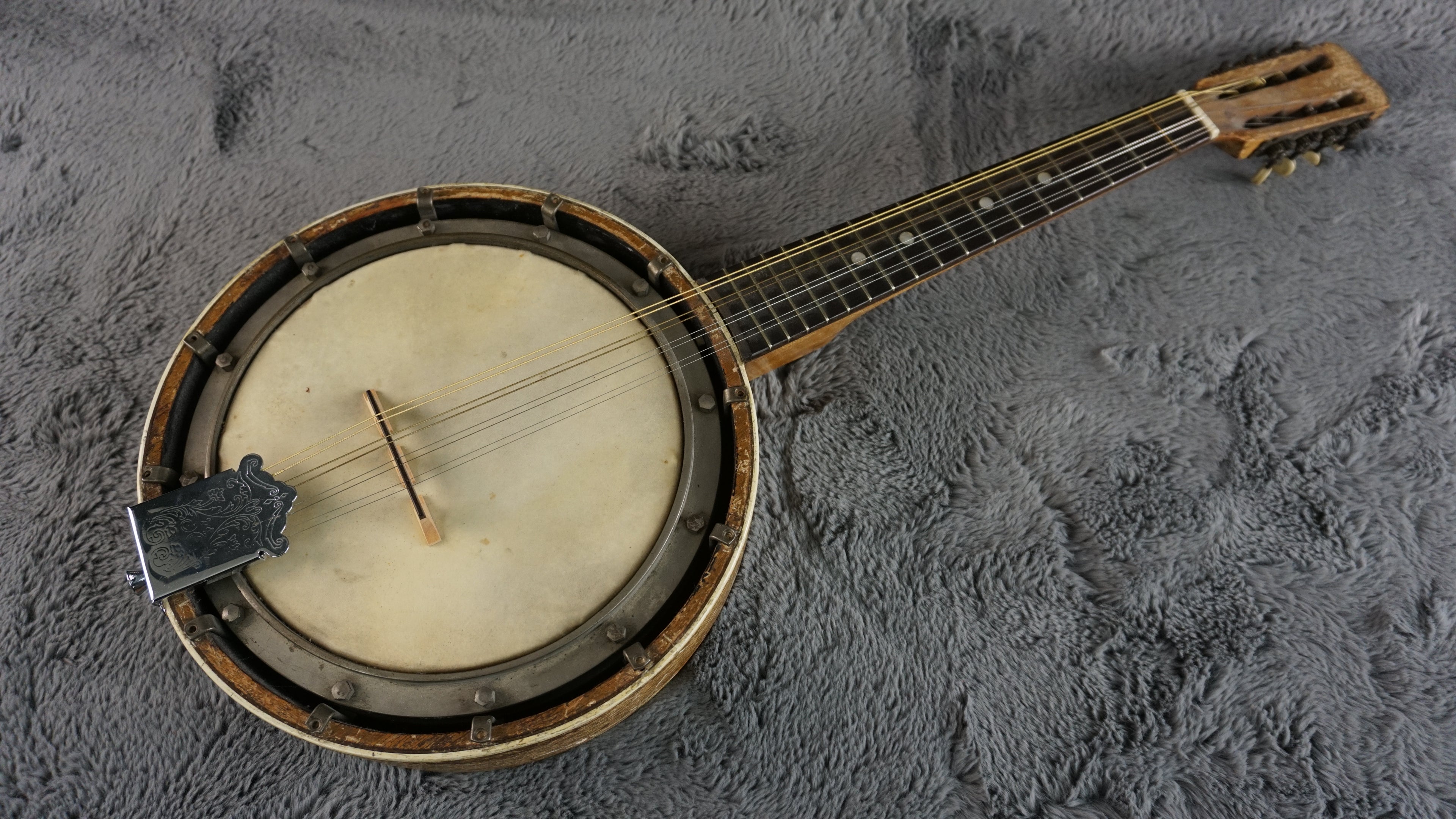 Vintage Closed Back Banjolin