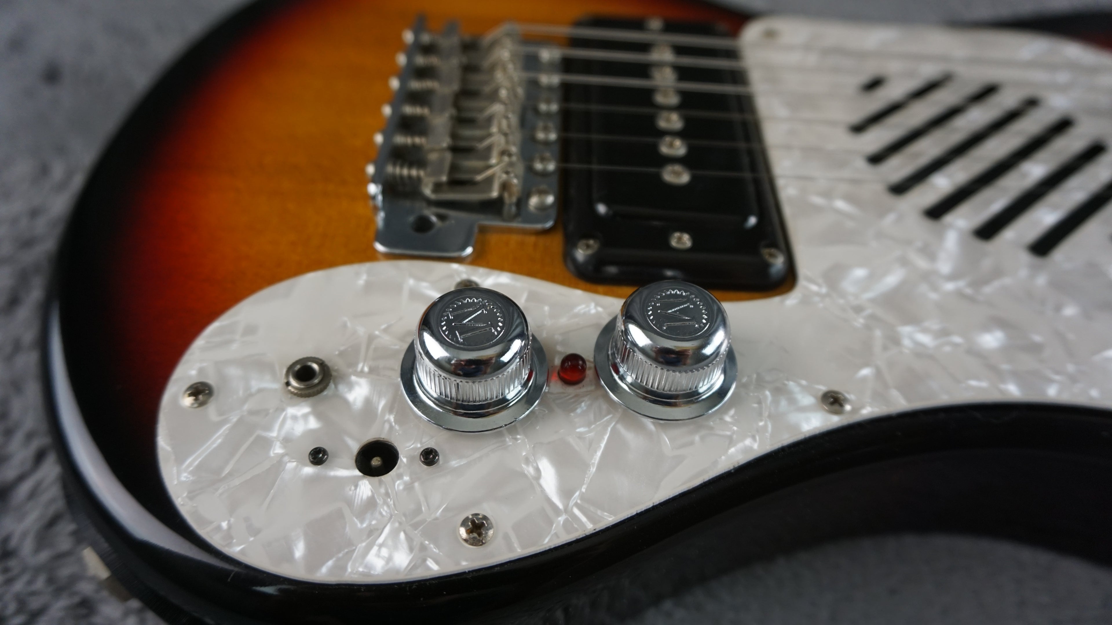 MarineRider Mosrite Ventures Model with Built In Amp 1990’s - Sunburst