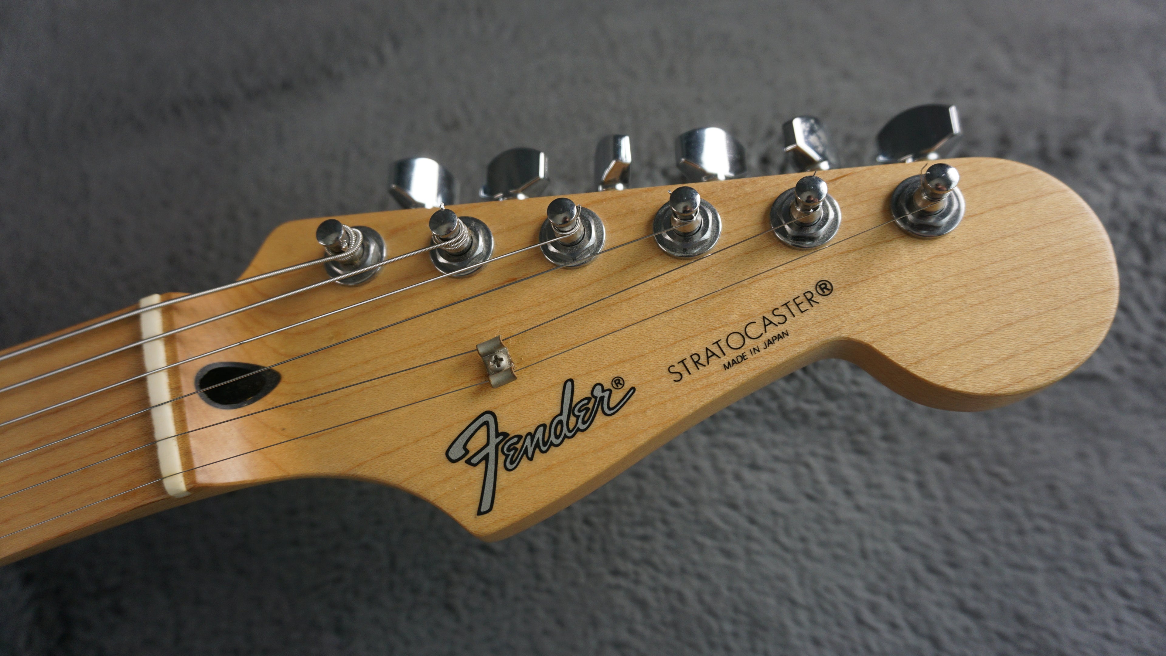 Fender Stratocaster - Cherry Japan
