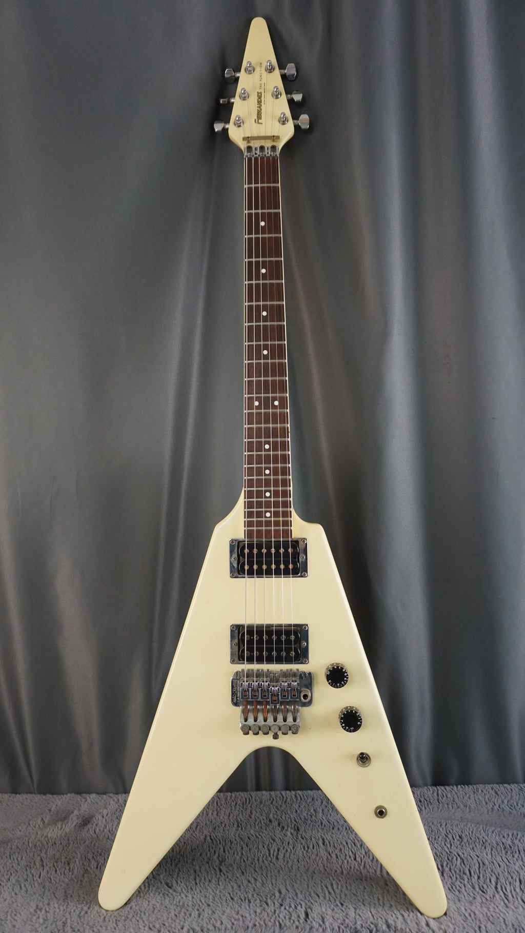 Fernandes/Burny BSV-70 The Function Flying V Short Scale