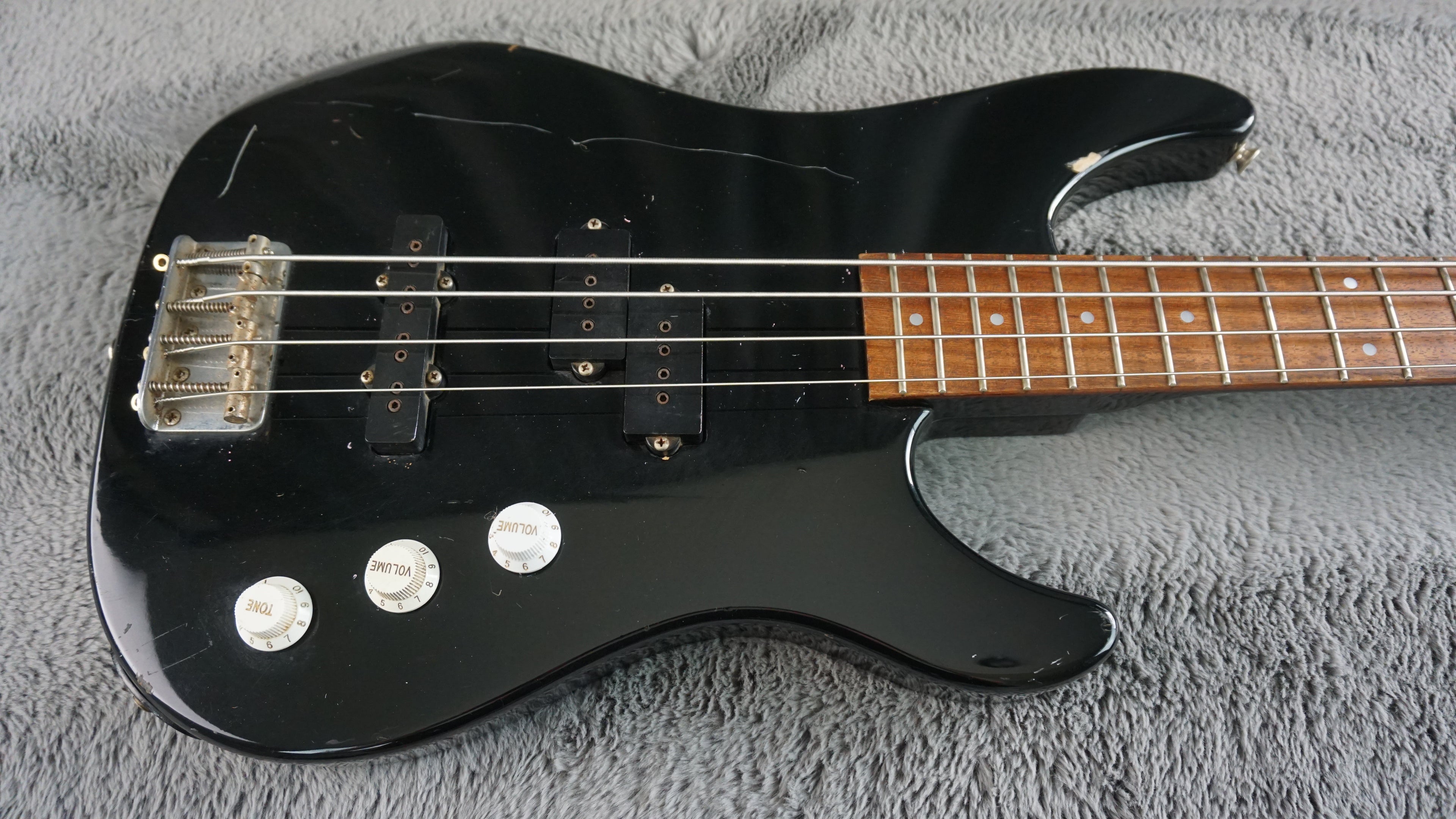 Fernandes Limited Edition - Black Japan 4-String PJ Bass