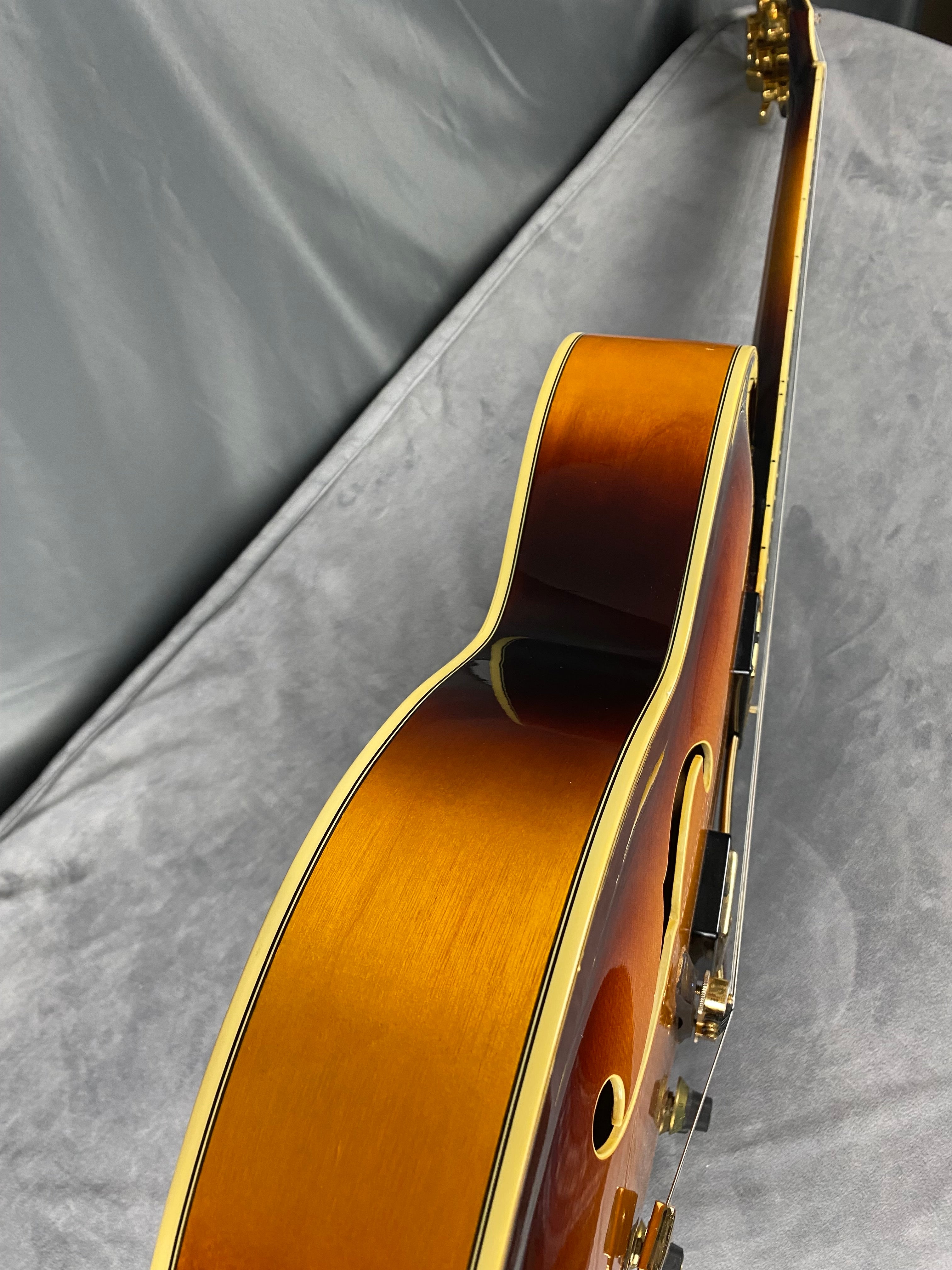 Yamaha AE-18 Archtop Hollowbody Rare! 1974