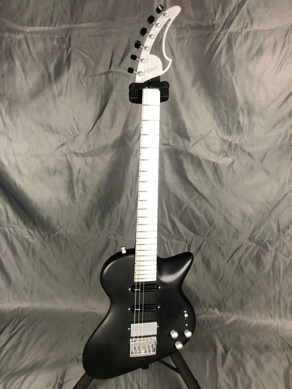 Andreas Guitars Shark Boutique Guitar 2000 Satin Black
