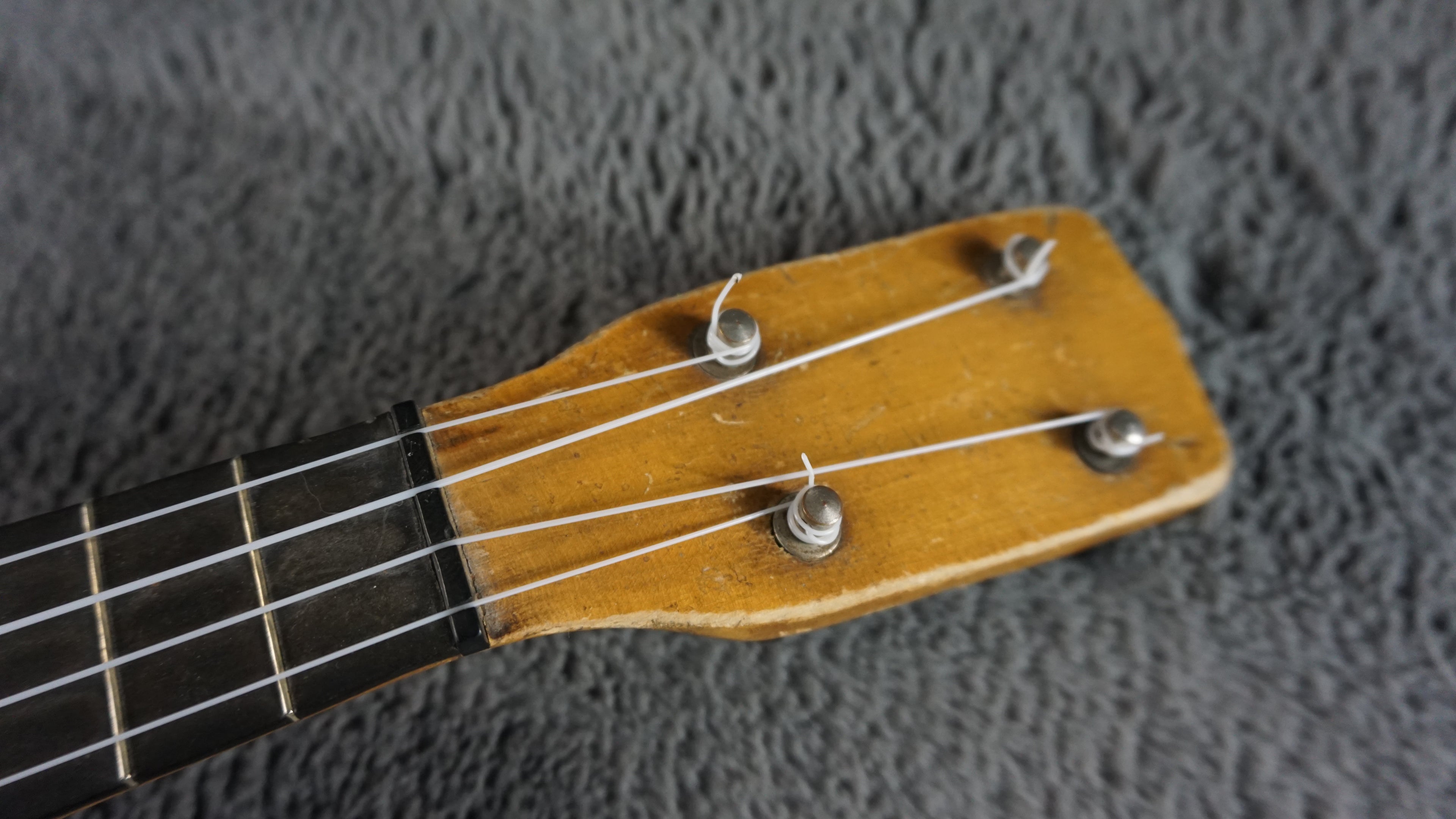 Vintage Closed Back Banjolele