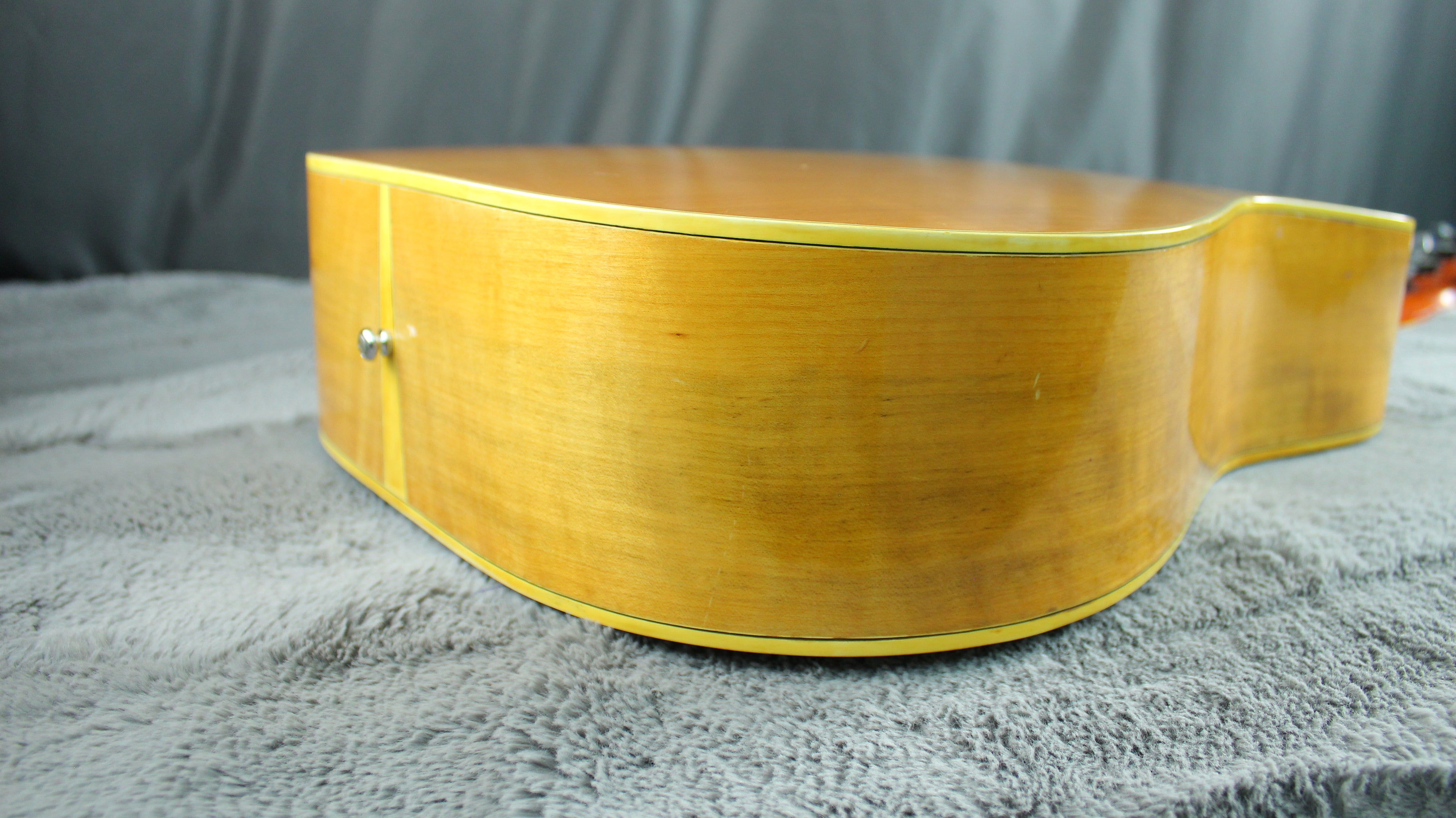 Roje by Zen-On 250 Hummingbird Style Acoustic Japan
