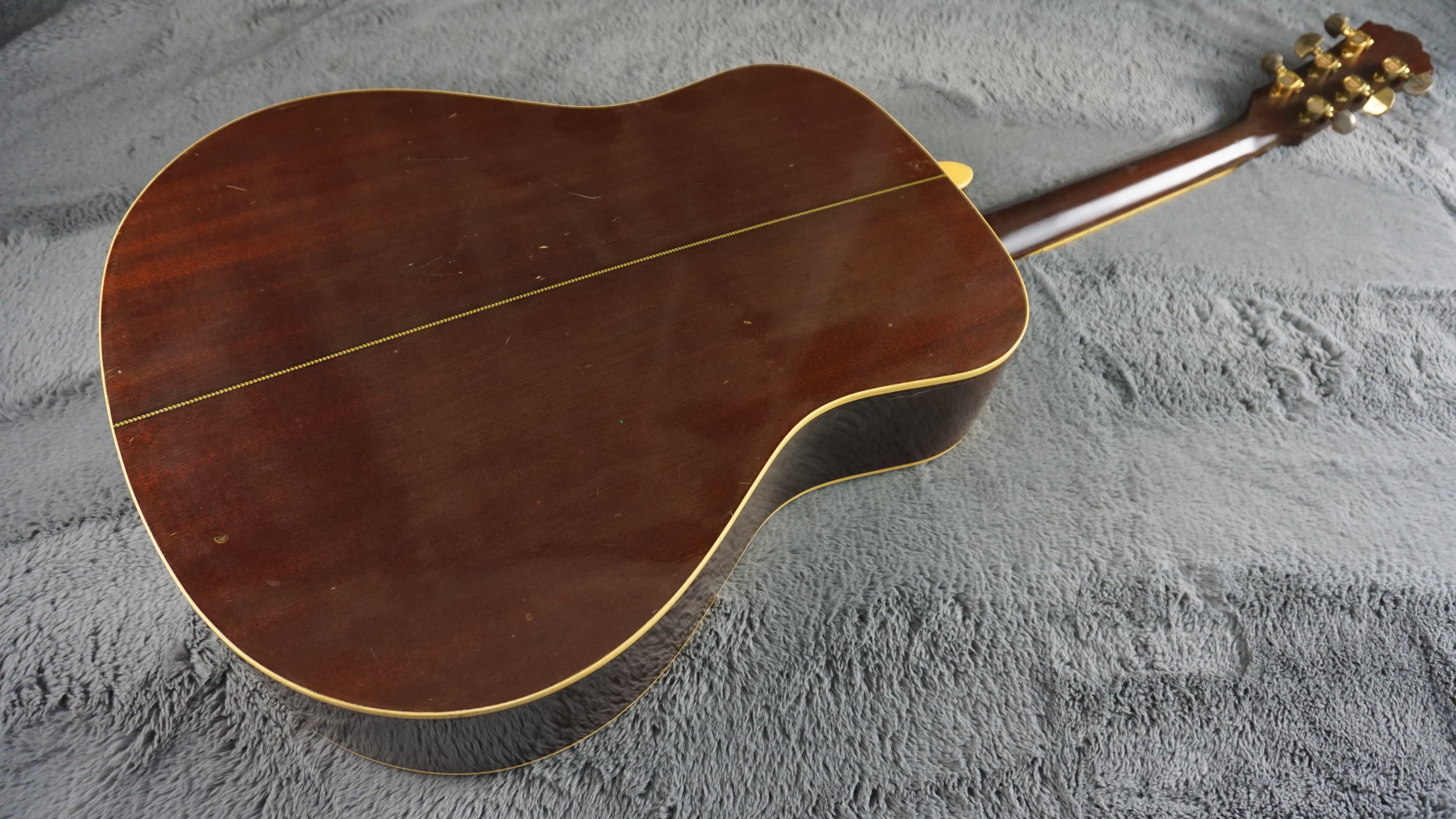 Yamaha LA-17 Japan Acoustic Luxury Artist