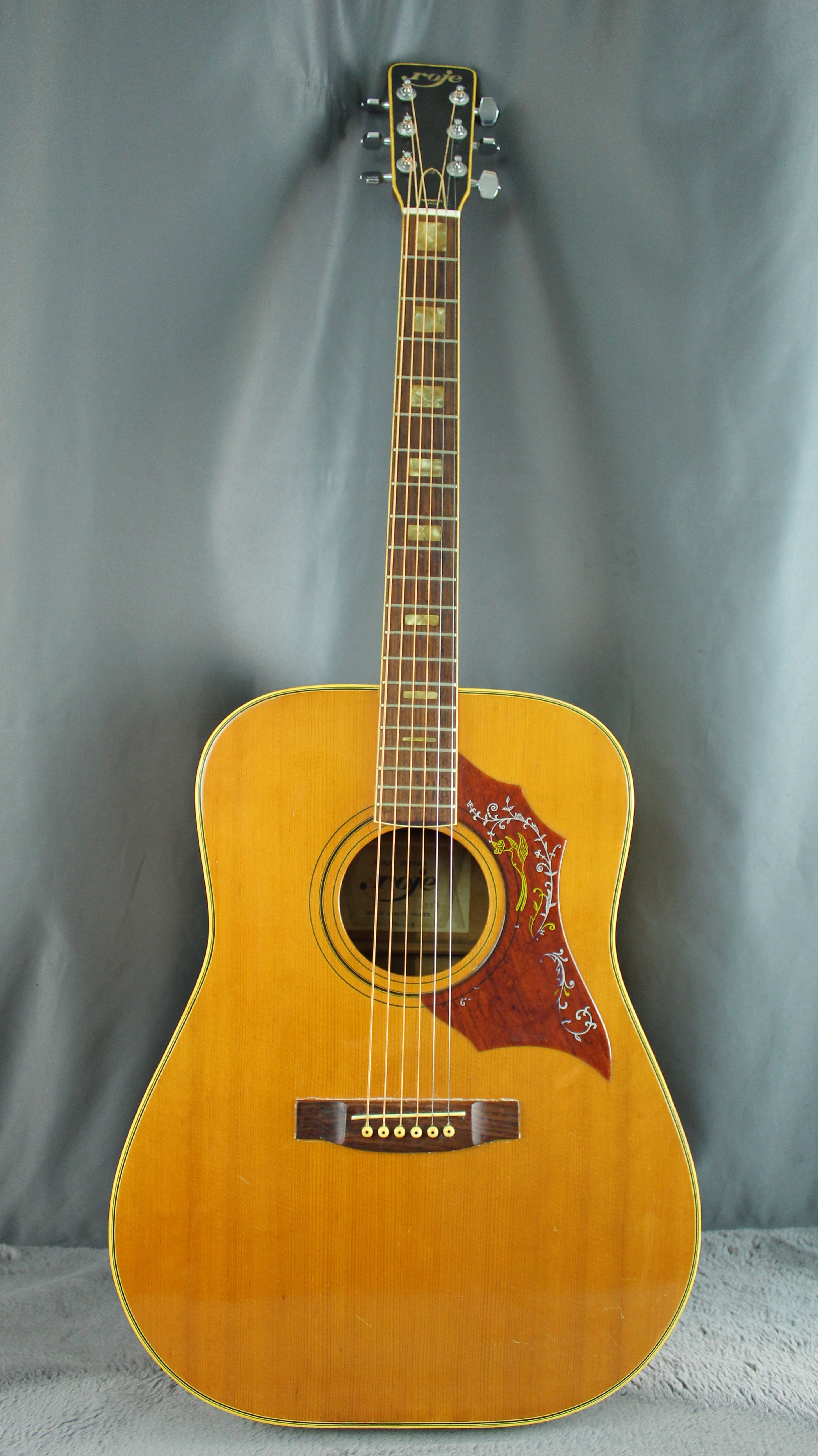 Roje by Zen-On 250 Hummingbird Style Acoustic Japan