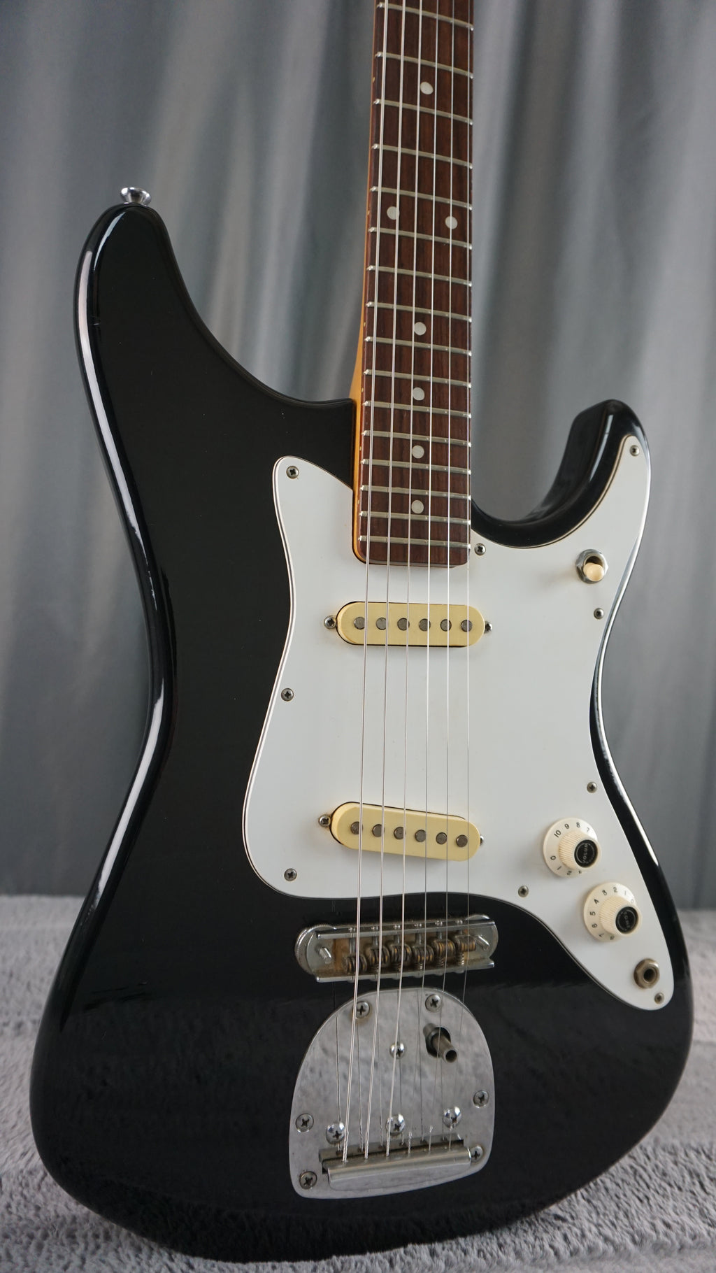 Guyatone LG-23 Japan Electric Guitar Black
