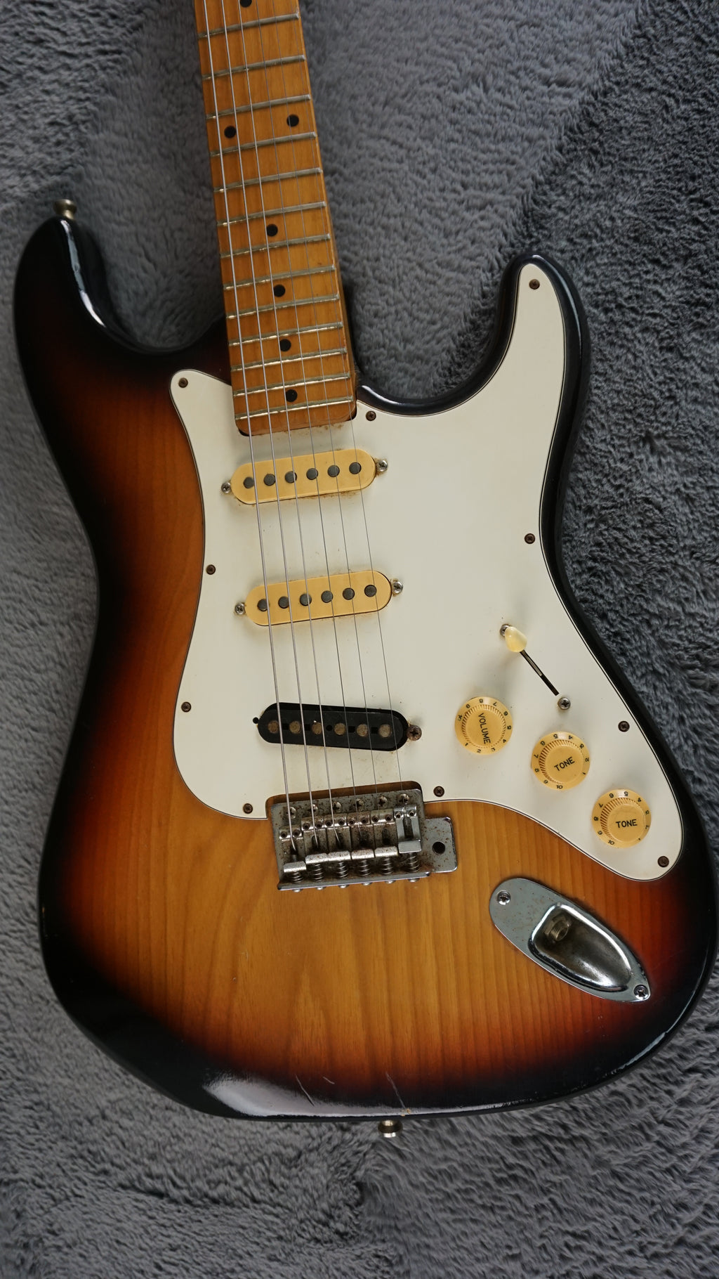 Holly Splendor Series S-Style - Tobacco Burst Tomson MIJ