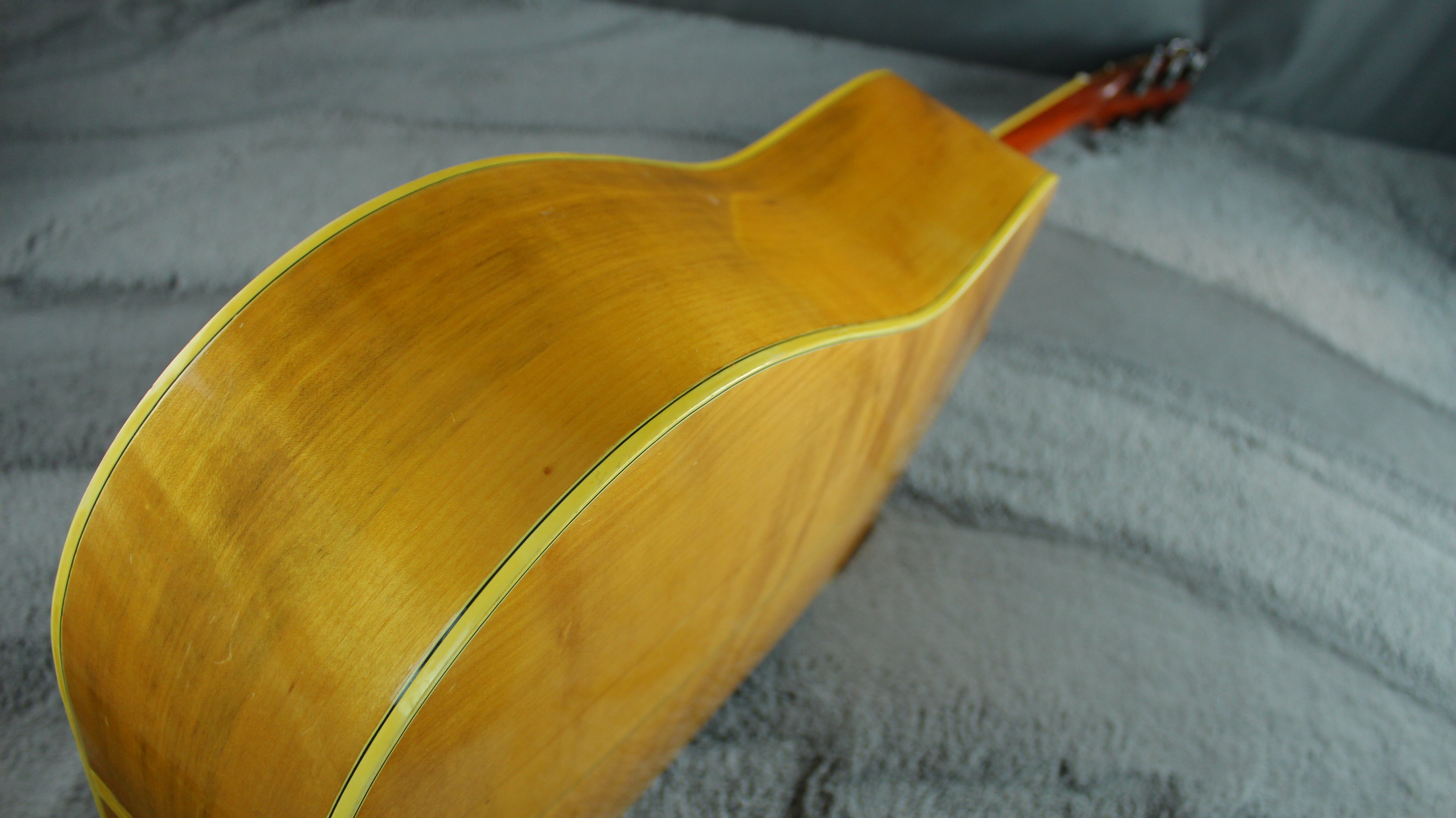 Roje by Zen-On 250 Hummingbird Style Acoustic Japan