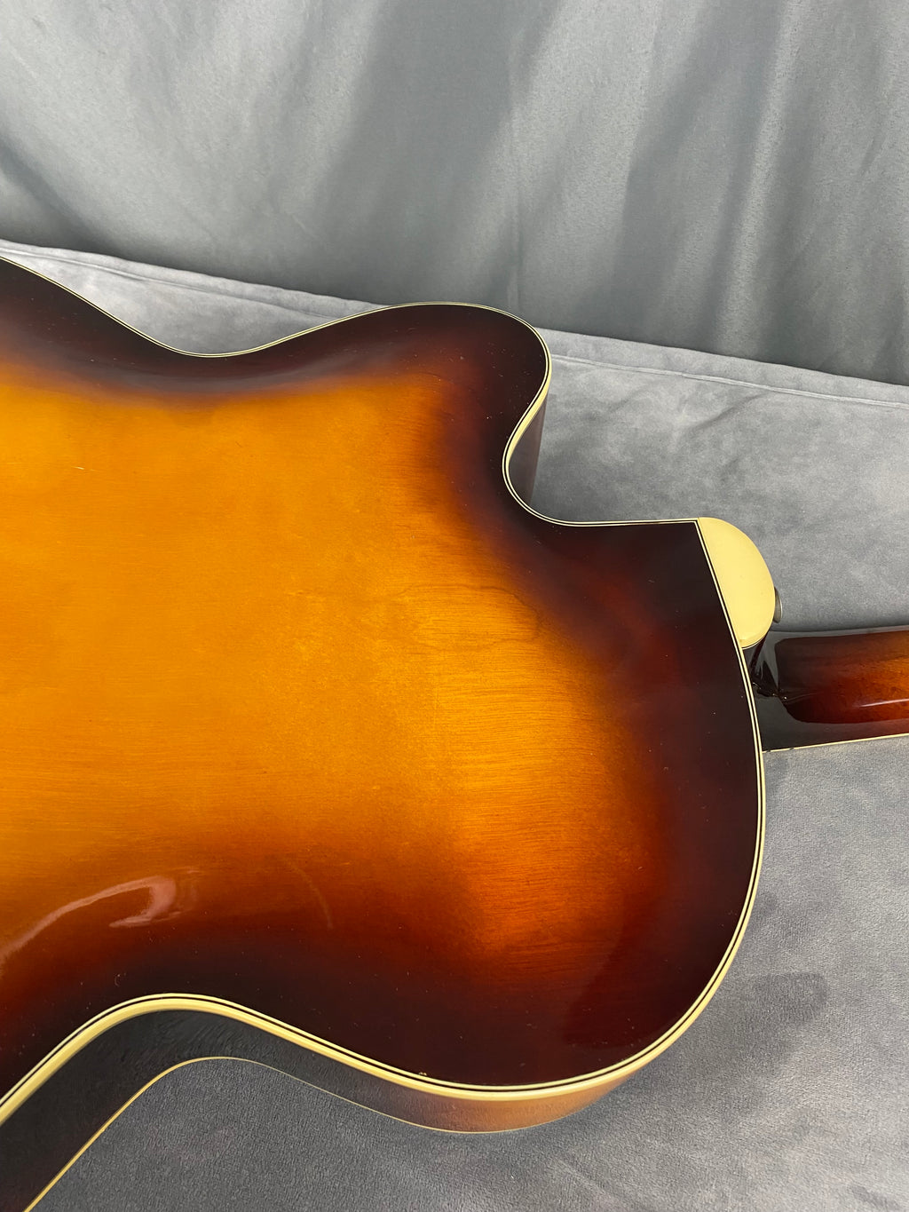 Yamaha AE-18 Archtop Hollowbody Rare! 1974