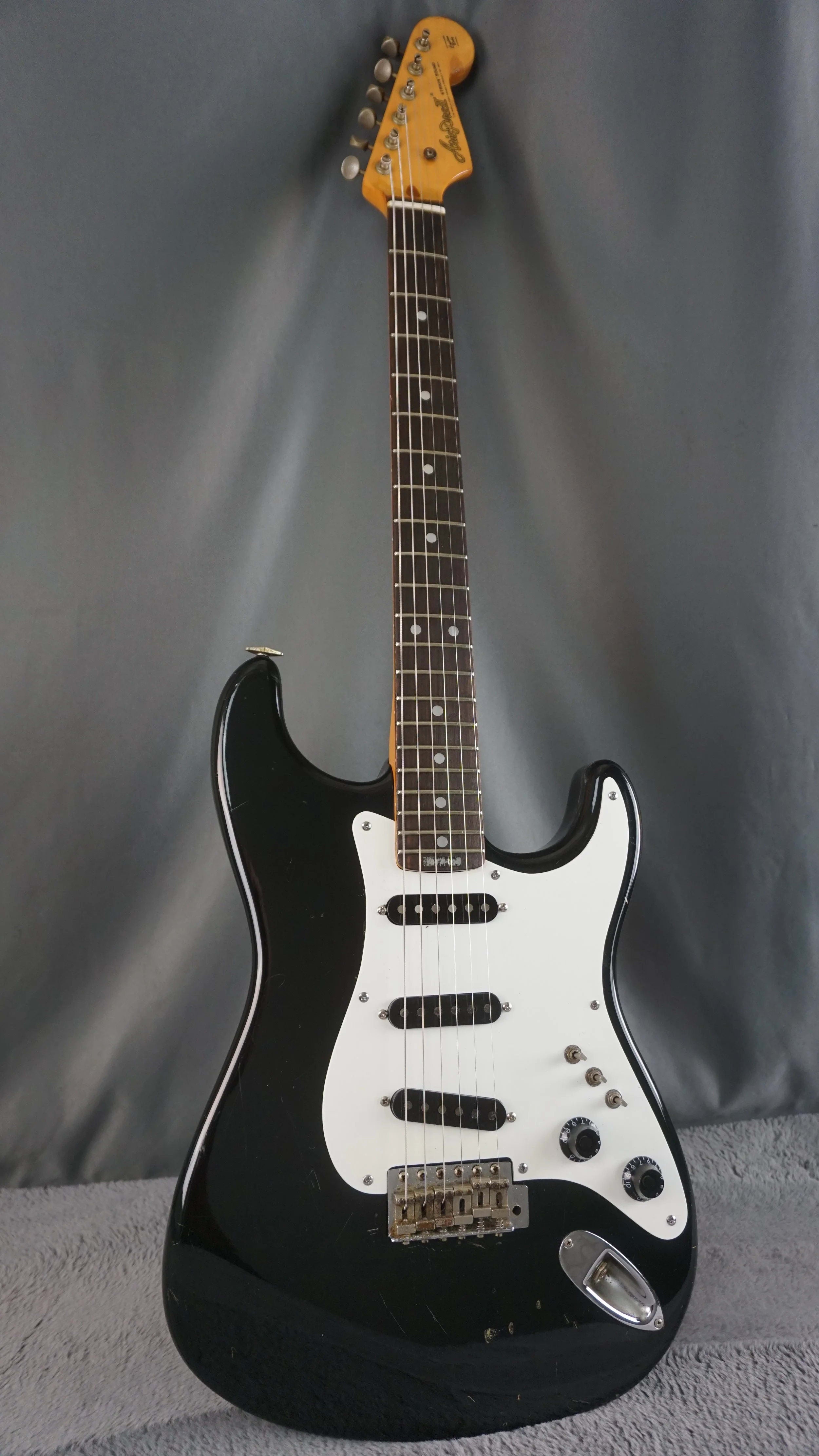 Aria Pro II Strikin' Sound S-Style Japan Black