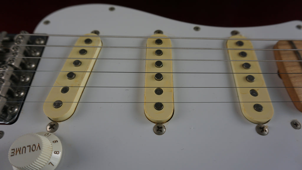 Fender Stratocaster - Cherry Japan