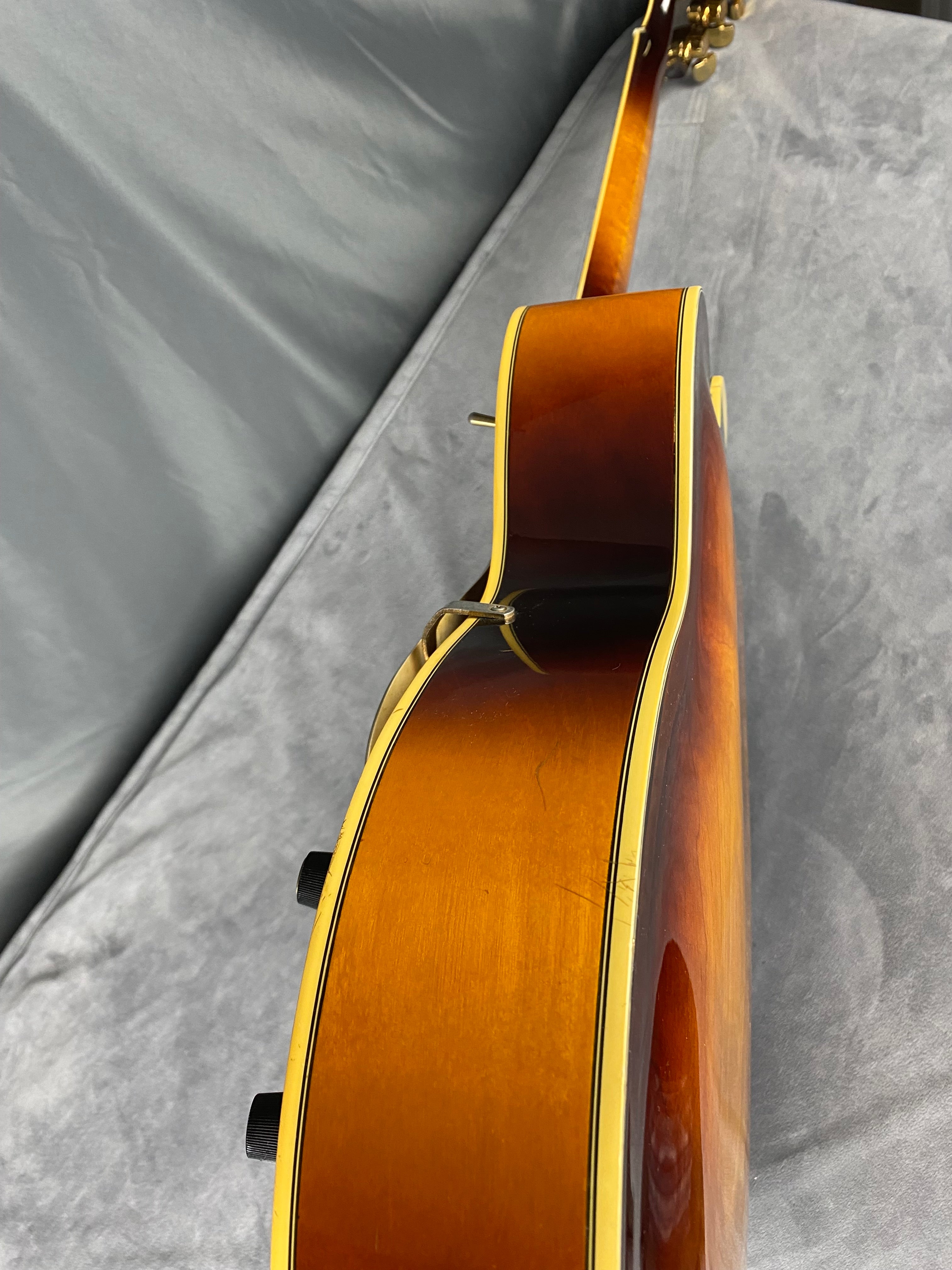 Yamaha AE-18 Archtop Hollowbody Rare! 1974