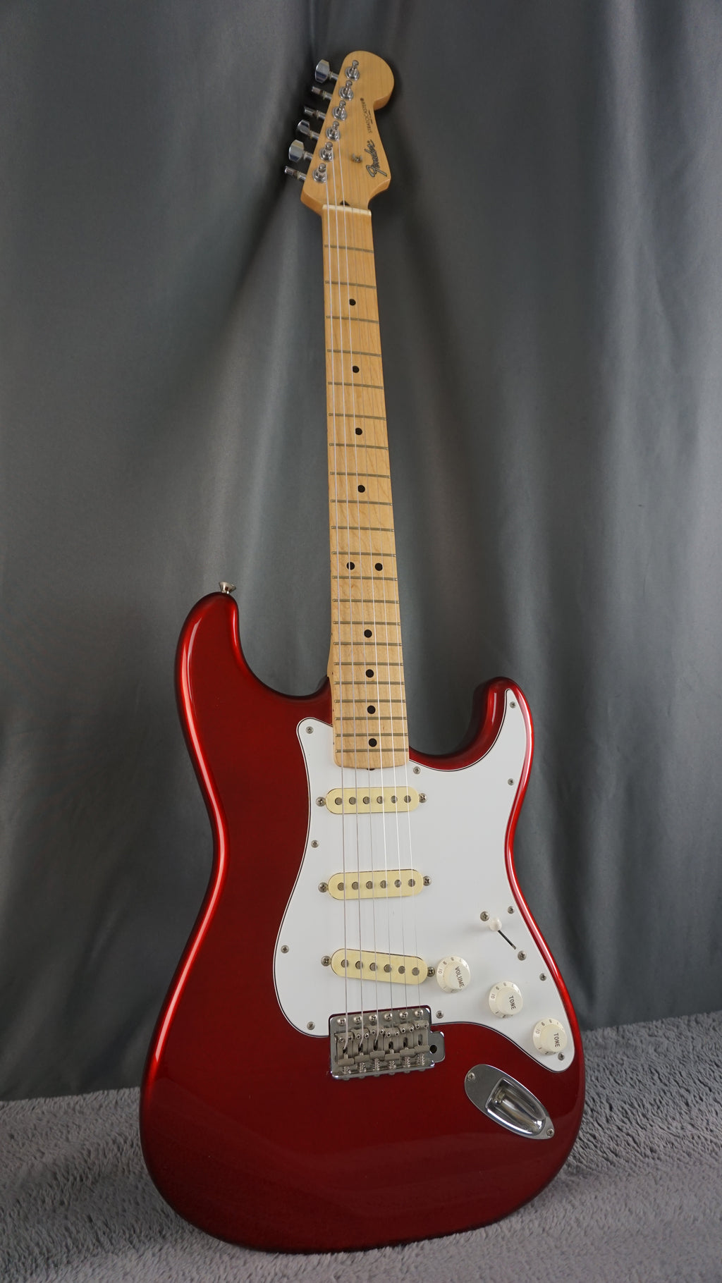 Fender Stratocaster - Cherry Japan