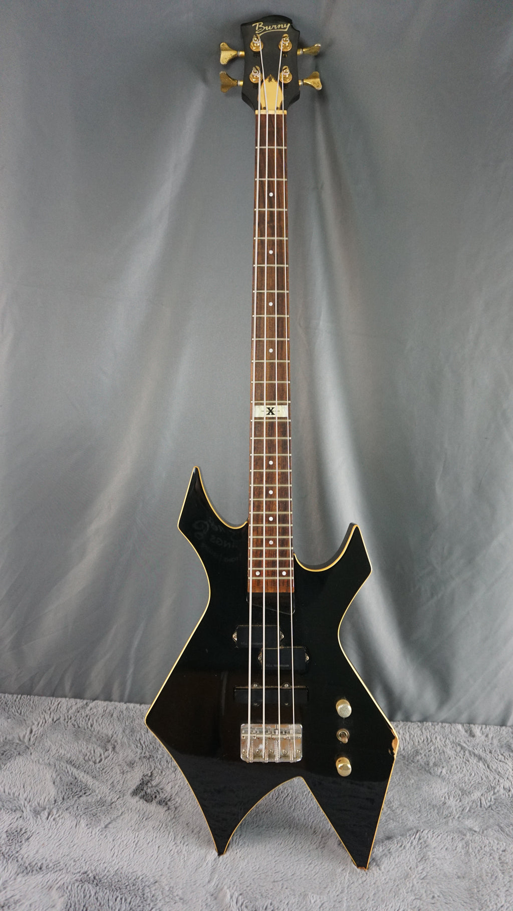 Burny XB-95H - Black Bass Guitar