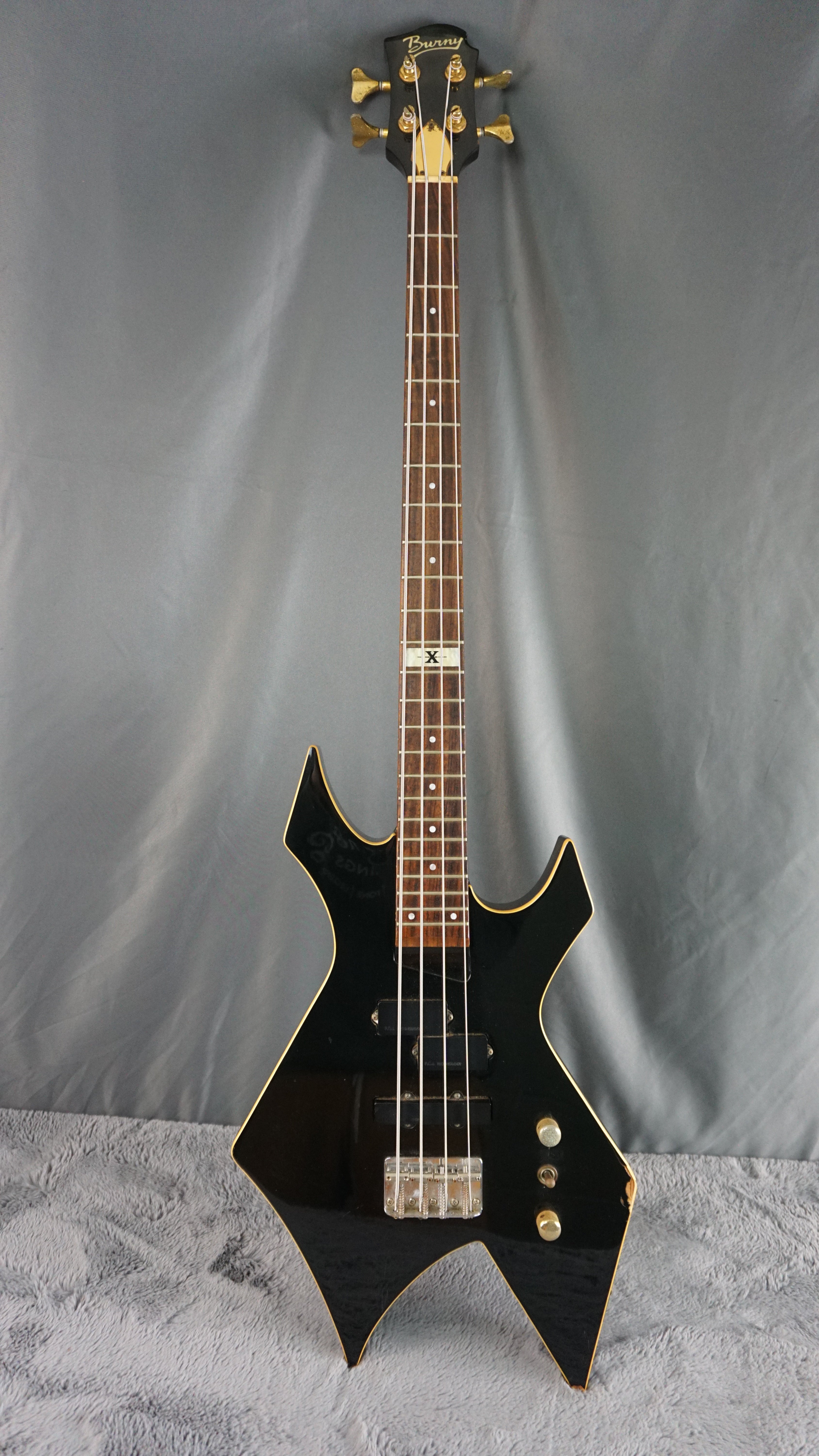 Burny XB-95H - Black Bass Guitar